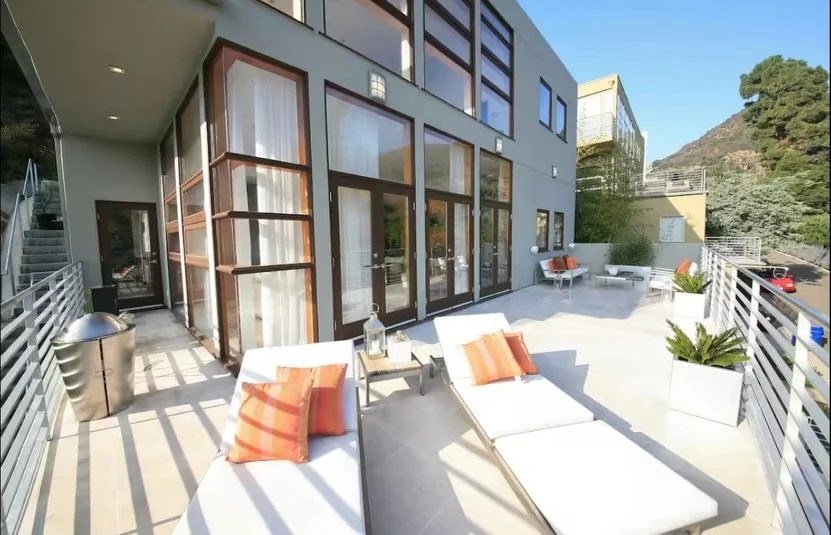 Home for rent for Music Videos &amp; Photoshoots. In Hollywood Hills - Artists, Events, Model Shoots, Content Creator Collab Space. 👉🏻📩 DM for Inquiries.

#rental #photoshootrental #musicvideorental #eventrentals #hollywoodhills