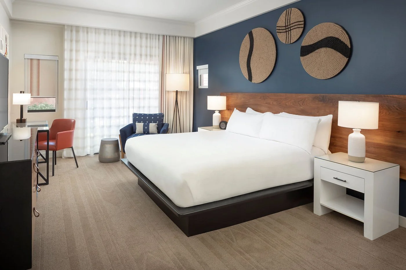 guestroom-one-king-bed.jpg