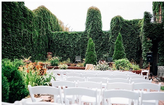 NicoleCorrineLucile27sOldMarketDowntownOmahaWedding35.jpg