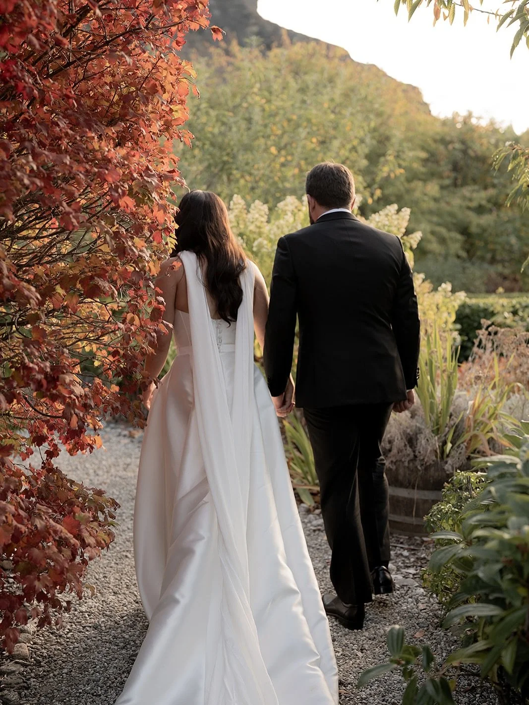 Reminiscing on this beautiful Autumn wedding at @winehousenz 🖤
