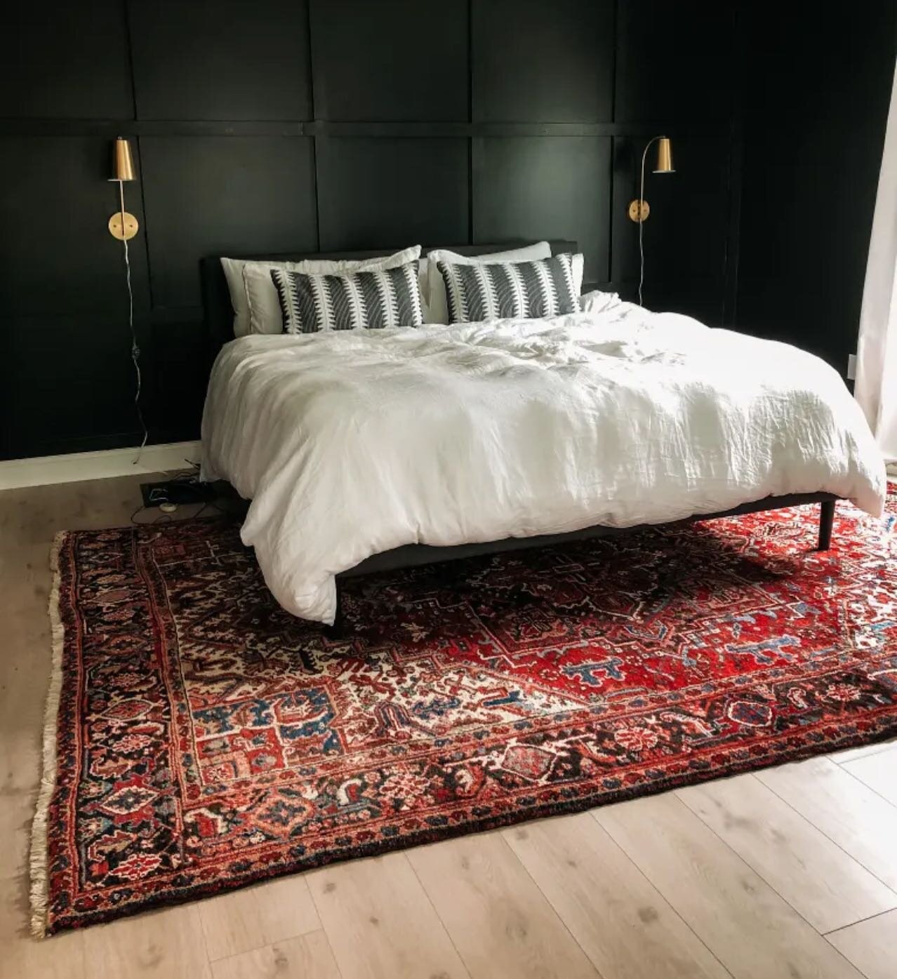 Loving this dark green bedroom. Currently I am working with a client and we are using a dark green like this for her bedroom. Cannot wait to show you all! 

#interiordesign #design #vintage #style #homedecor #home #decor #modern #2022 #inspo #vintage