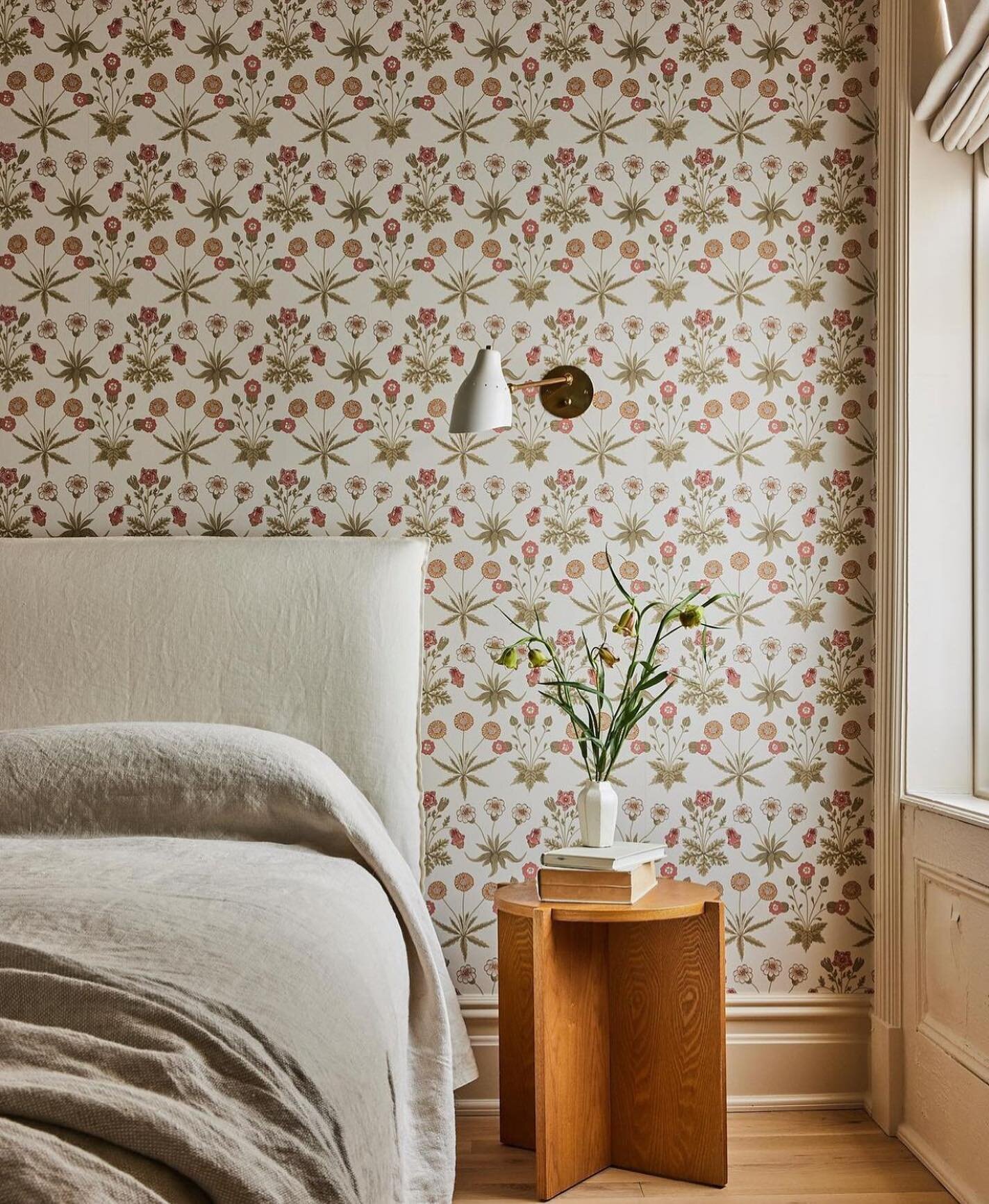 Loving this gorgeous bedroom from @and.studio.interiors . Sorry I&rsquo;ve been MIA, I&rsquo;ve been so busy studying and curating. Anyways, I&rsquo;m a huge fan of the wallpaper and bud vase! I am a firm believer that every room should have fresh fl