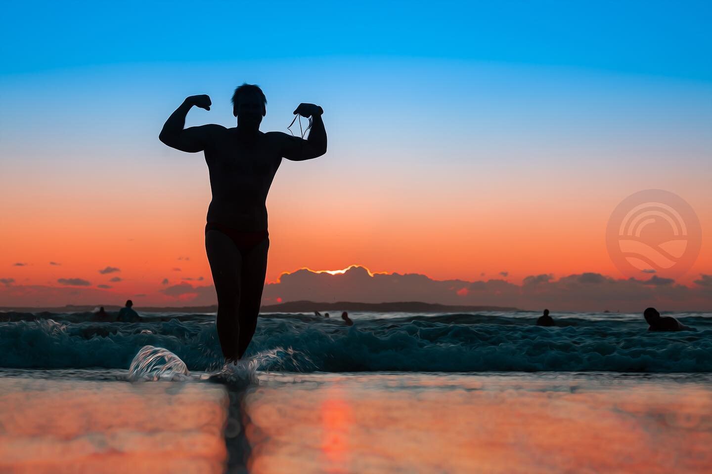 Simon&rsquo;s Sunrise Silhouette
19th May 2023
.
#sunrise #silhouette #swimmer @cronulla_gropers_ #cronullabeach #cronulla #beach