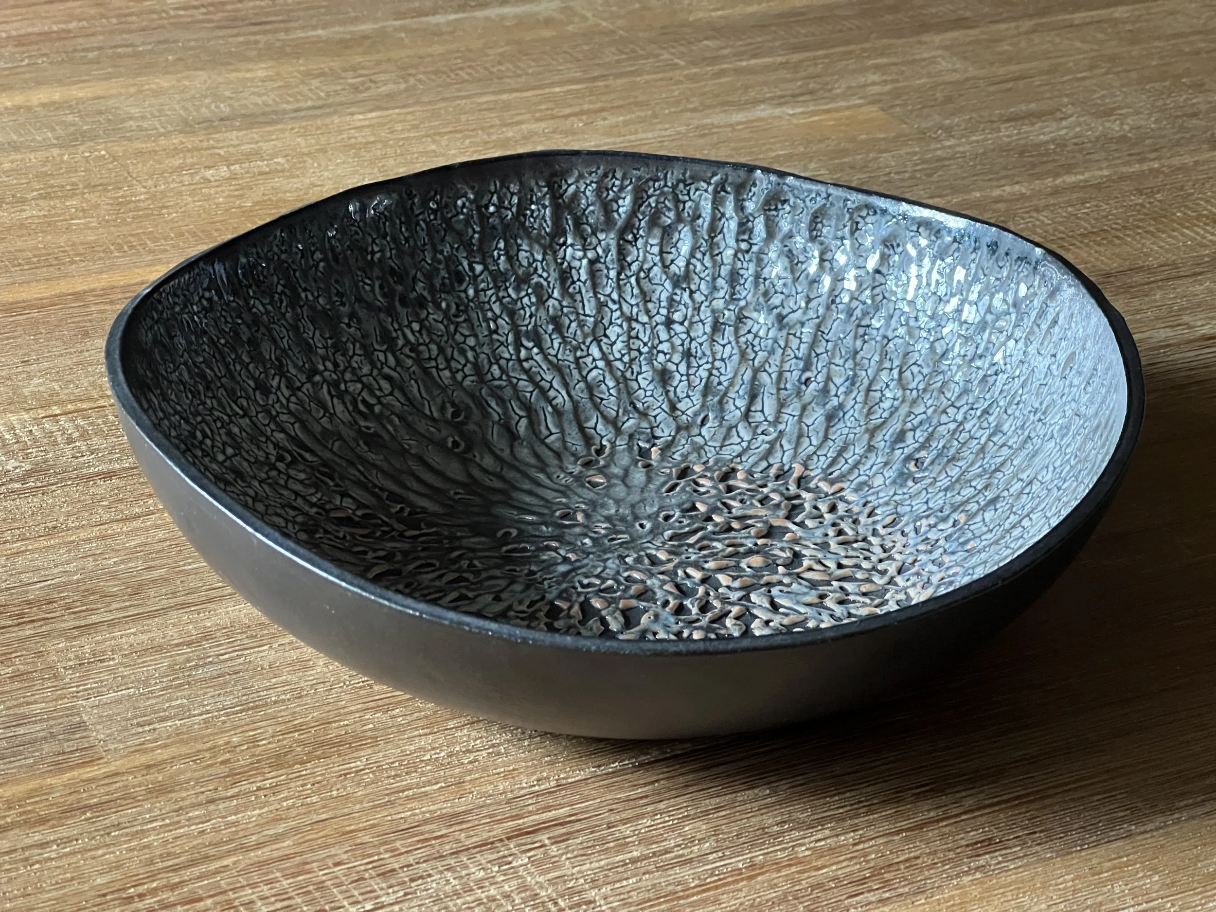 Black sculptural bowl I