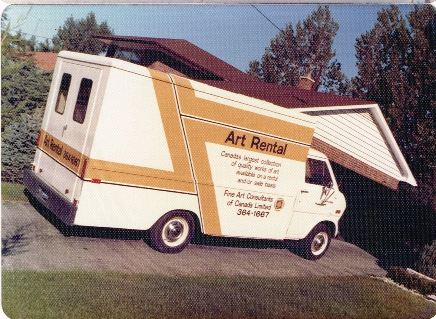 AT 32 - Artmobile cubevan300c.jpg