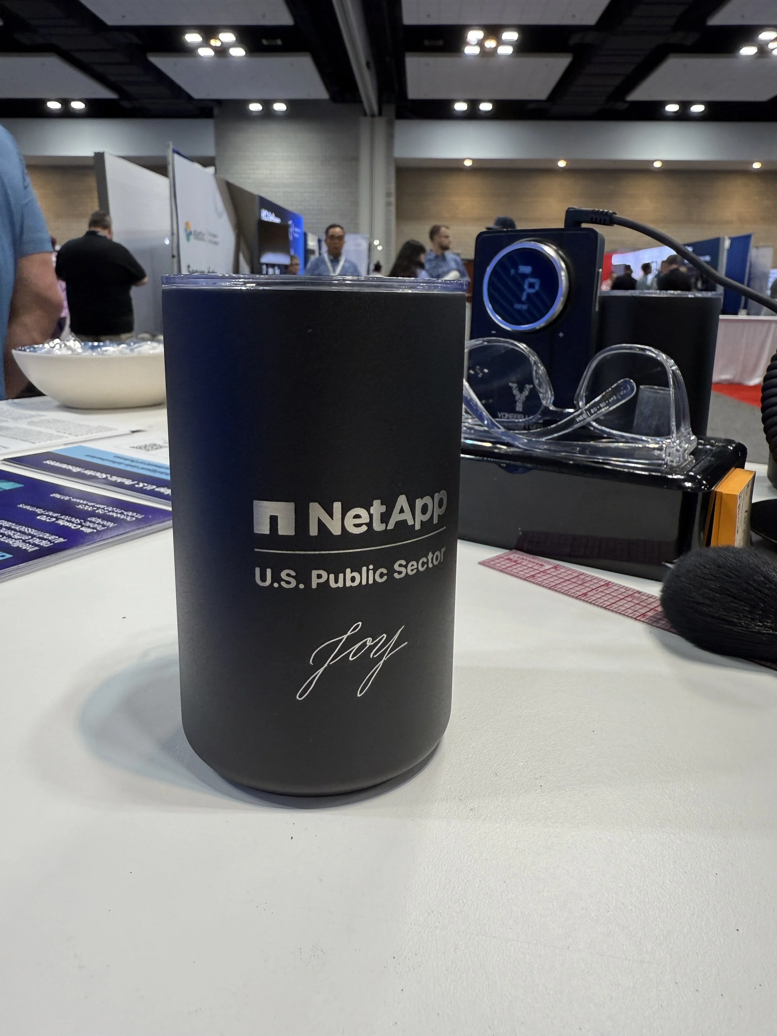 Live-Engraving-NetApp-Corporate-Gifting 2.JPG
