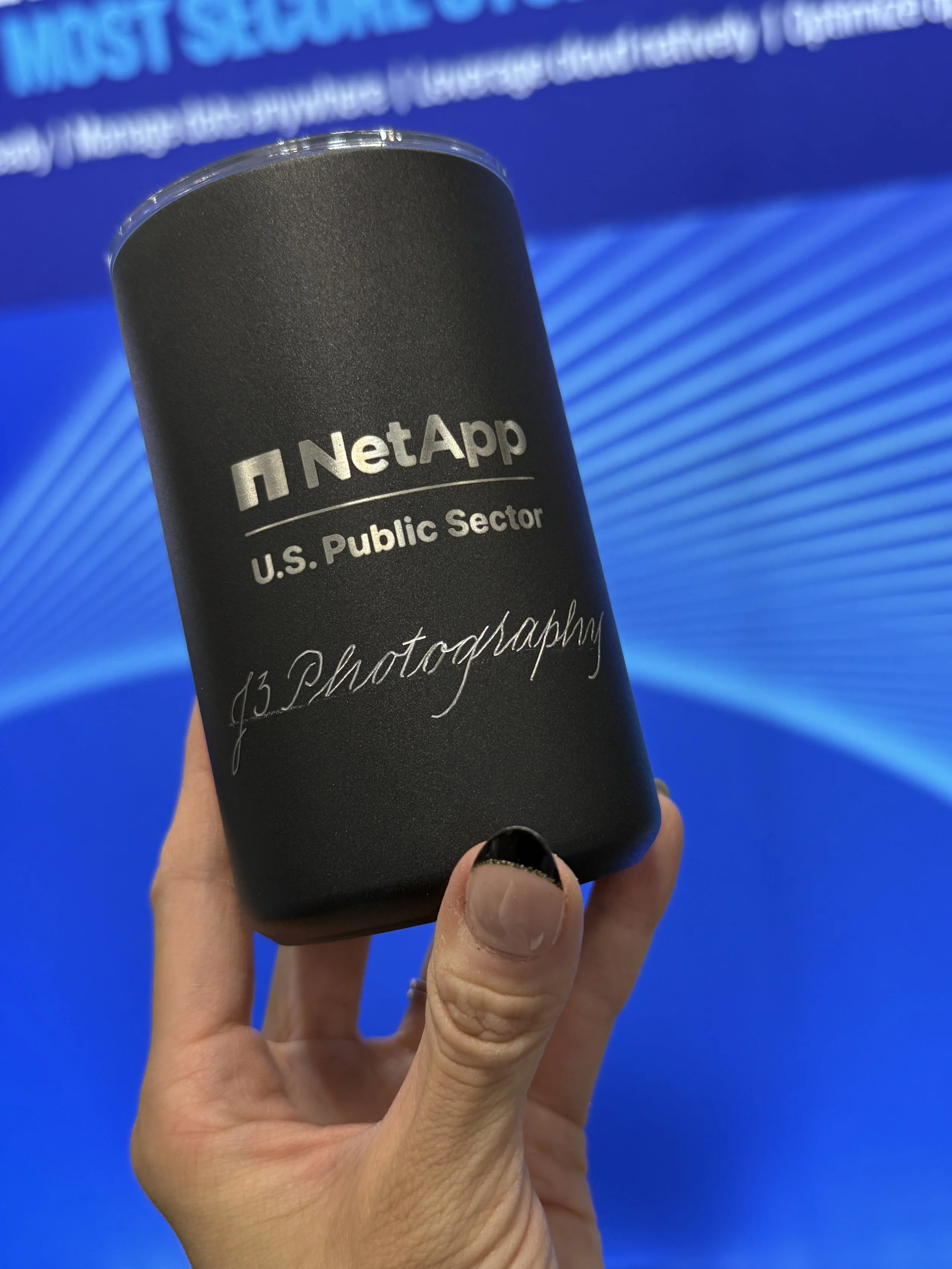 Live-Engraving-NetApp-Corporate-Gifting 3.JPG