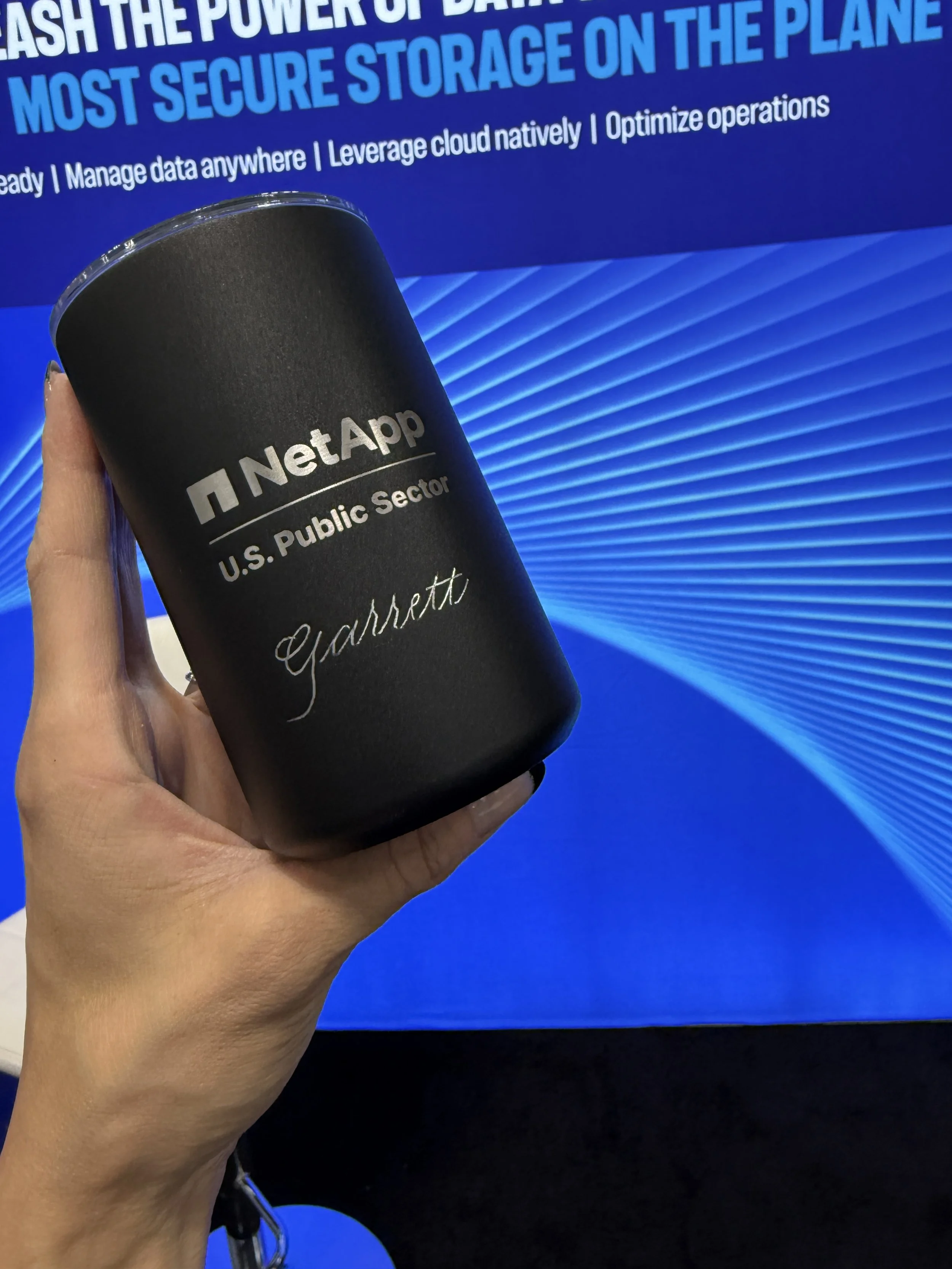 Live-Engraving-NetApp-Corporate-Gifting 5.JPG