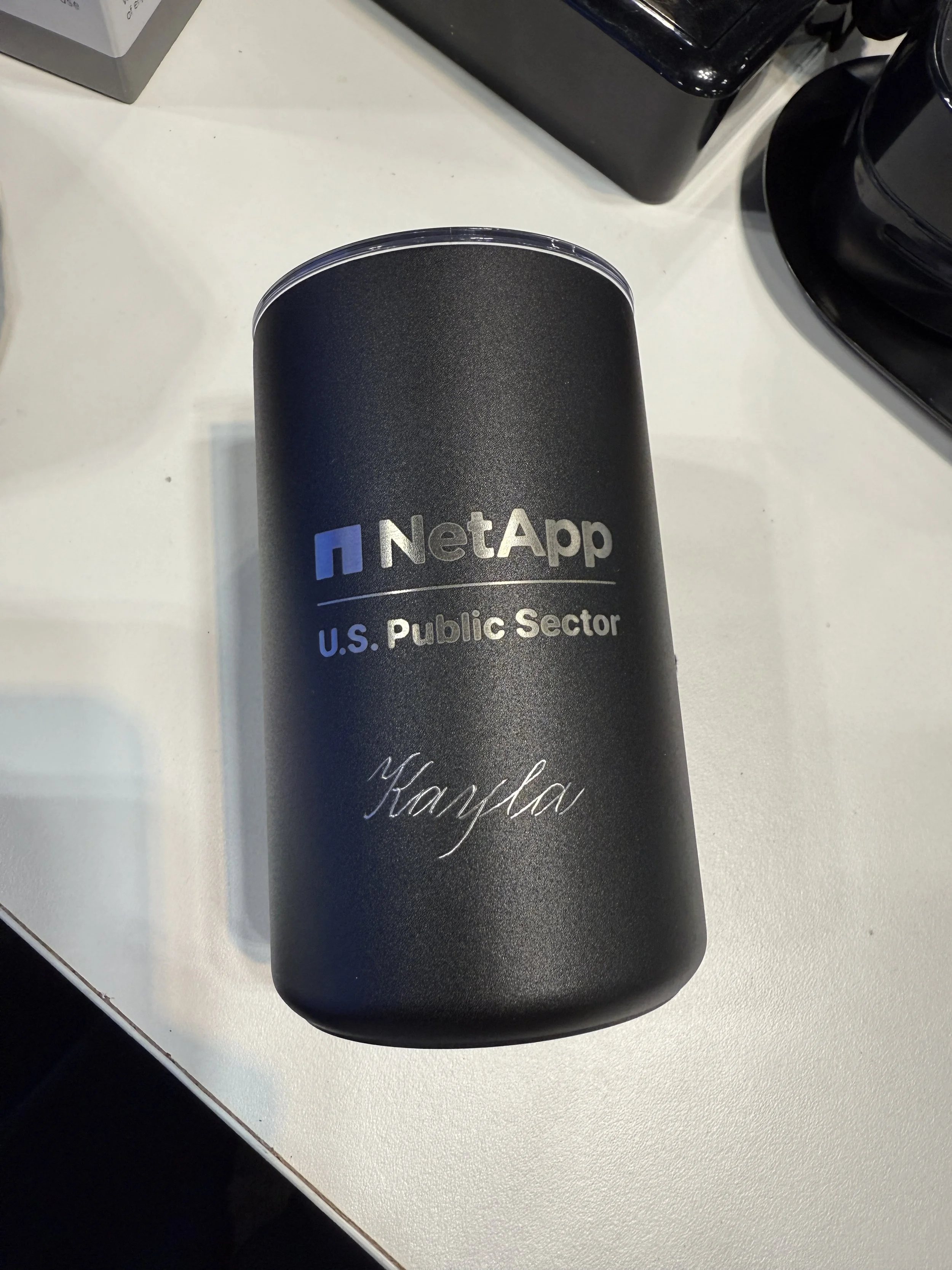 Live-Engraving-NetApp-Corporate-Gifting 6.JPG