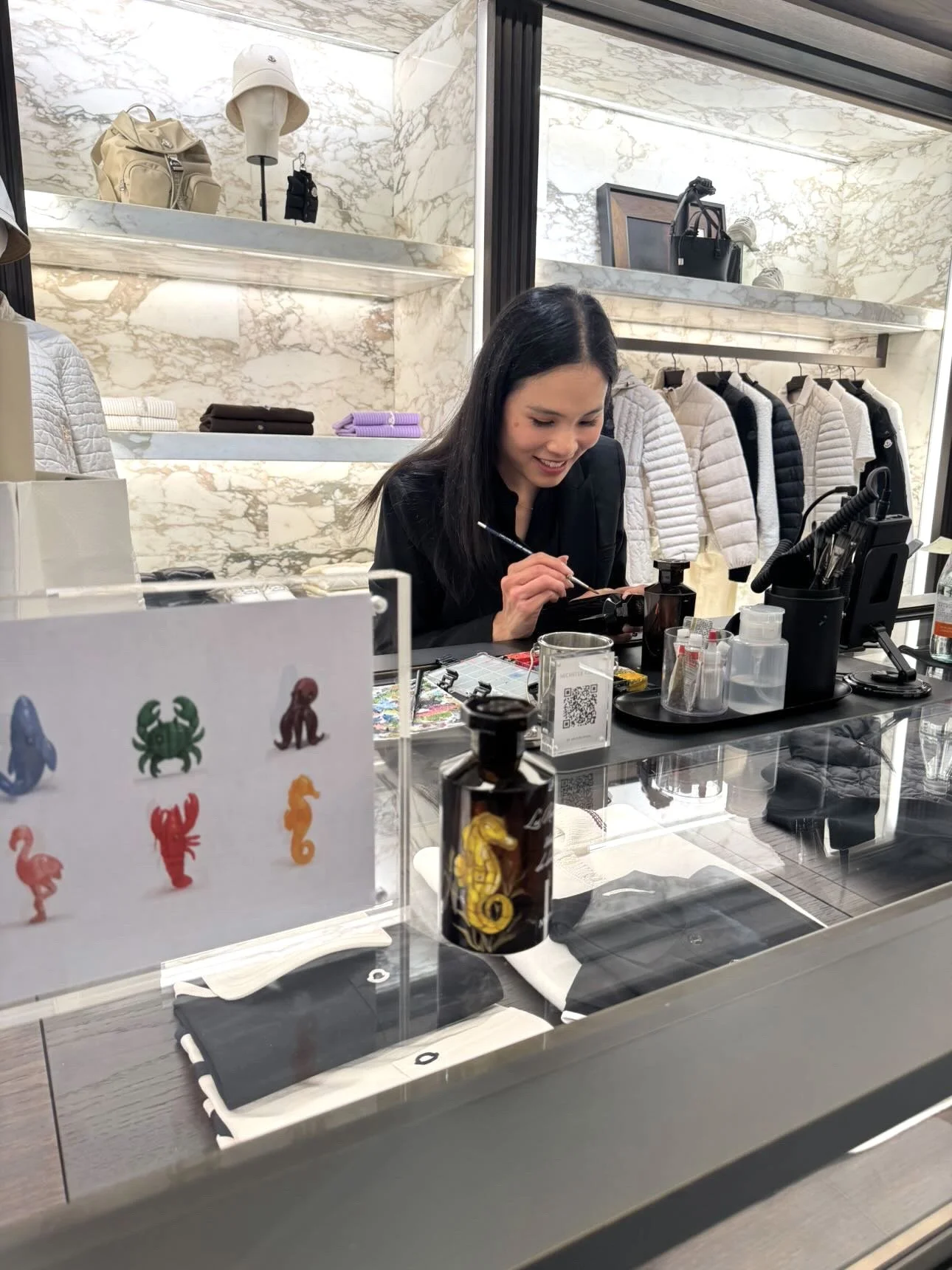 Live-bottle-painting-Moncler-Hawaii-Michelle-Clemen.jpg