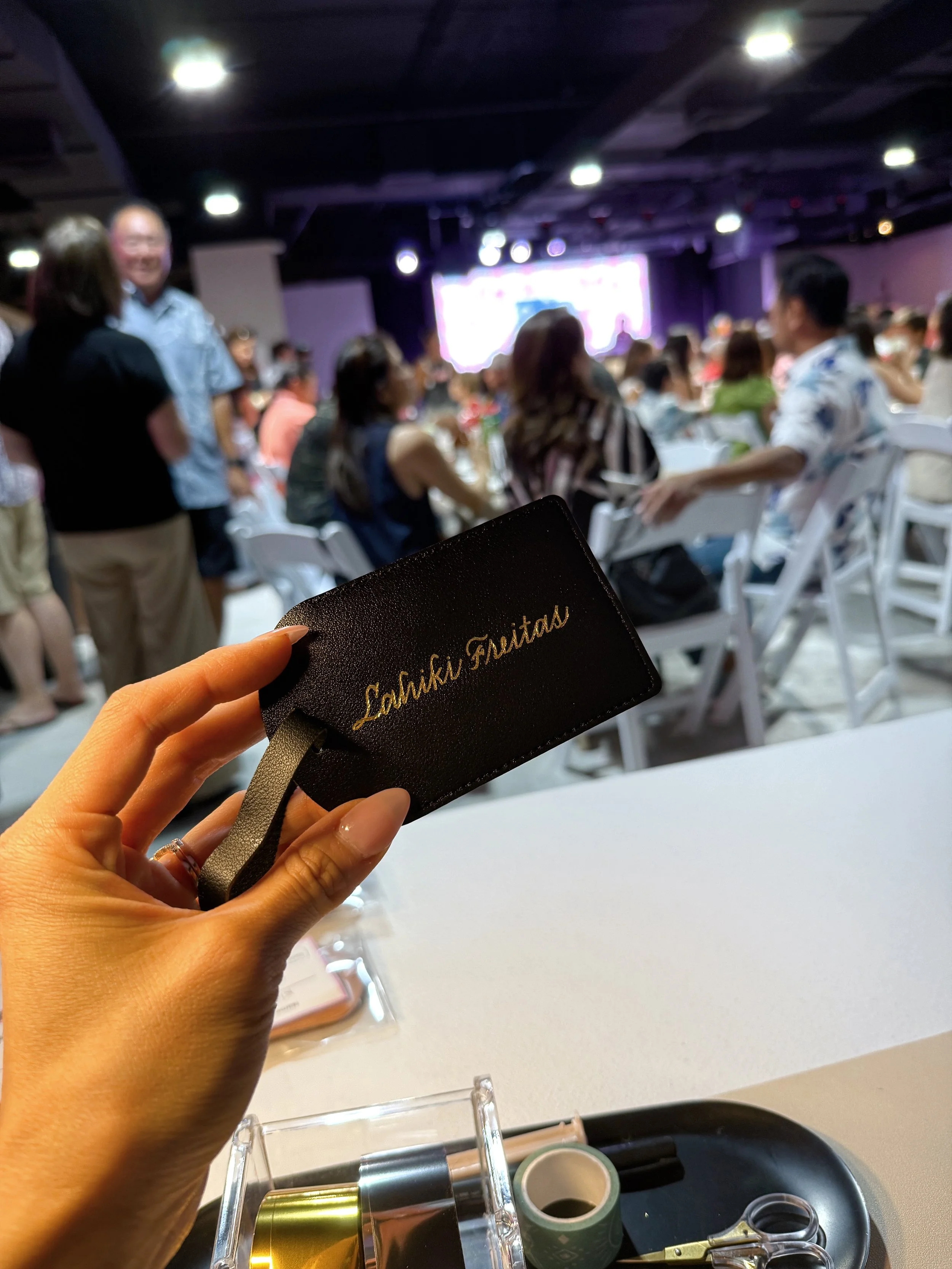 Live-leather-luggage-tag-personalization-hawaii-grad-party-activation5.JPEG