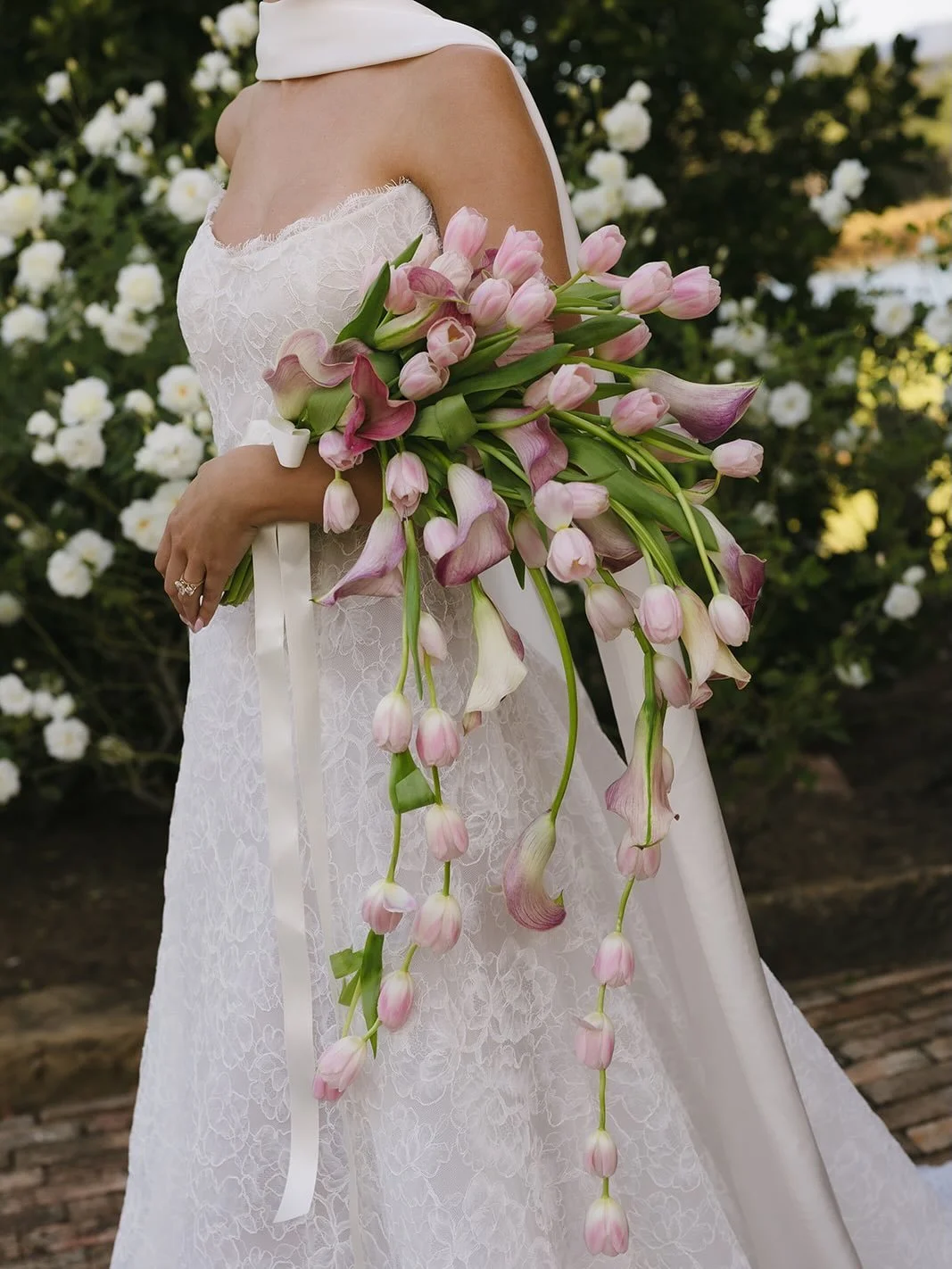 Tulips falling like water 🌷

Captured in the most beautiful light @sarbostudio 

Venue: @sweetwaterestatewines @muse_atsweetwater 
Photo &amp; Video: @sarbostudio
Content Creator: @the_sbcollective
Florist: @sophiawilde
Stylist: @atavolanenewcastle
