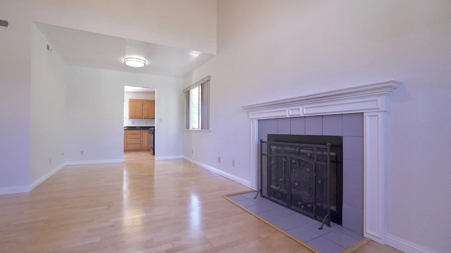 7-1025 Pellegrini St.jpg