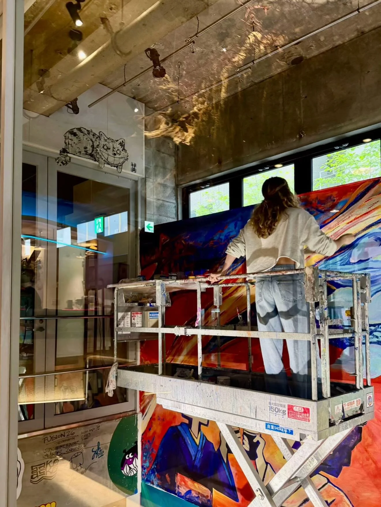 What a beautiful experience it was painting my first mural for @bna_wall hotel in Tokyo! Thank you for the opportunity 💖