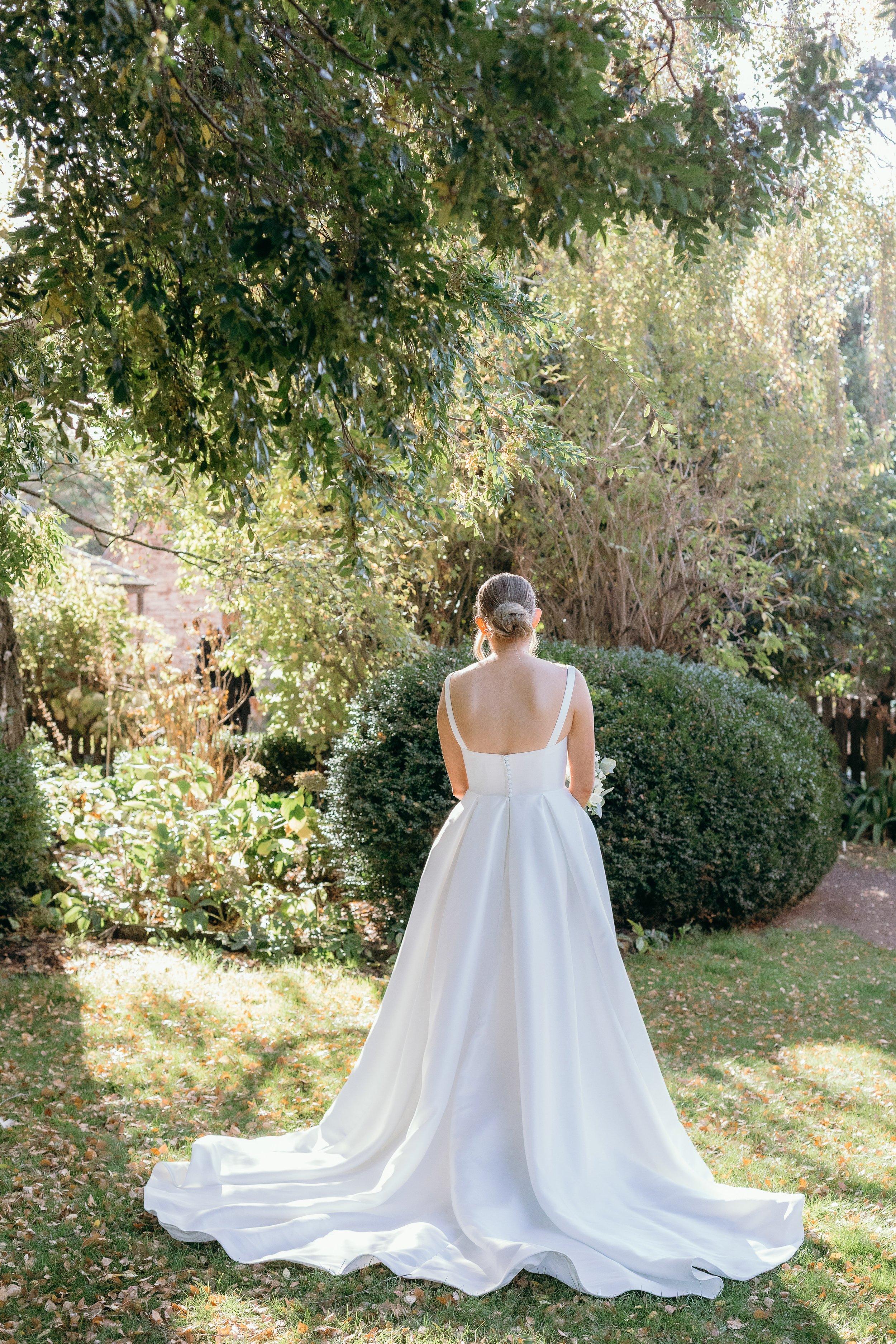 Luni-size-4-pre-loved-back-1.jpg