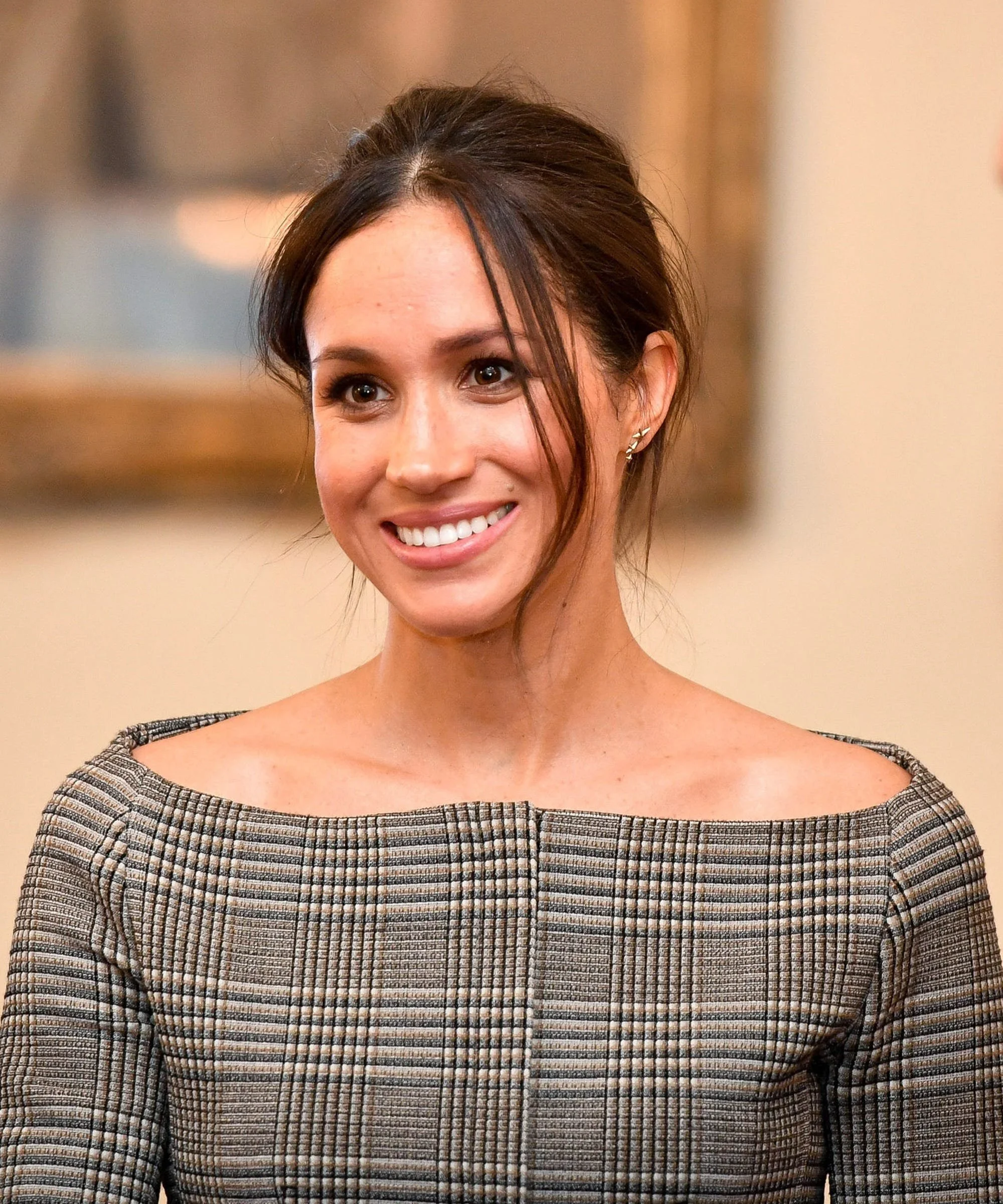 Meghan Markle Theory Off-the-Shoulder Jacket 1.jpg