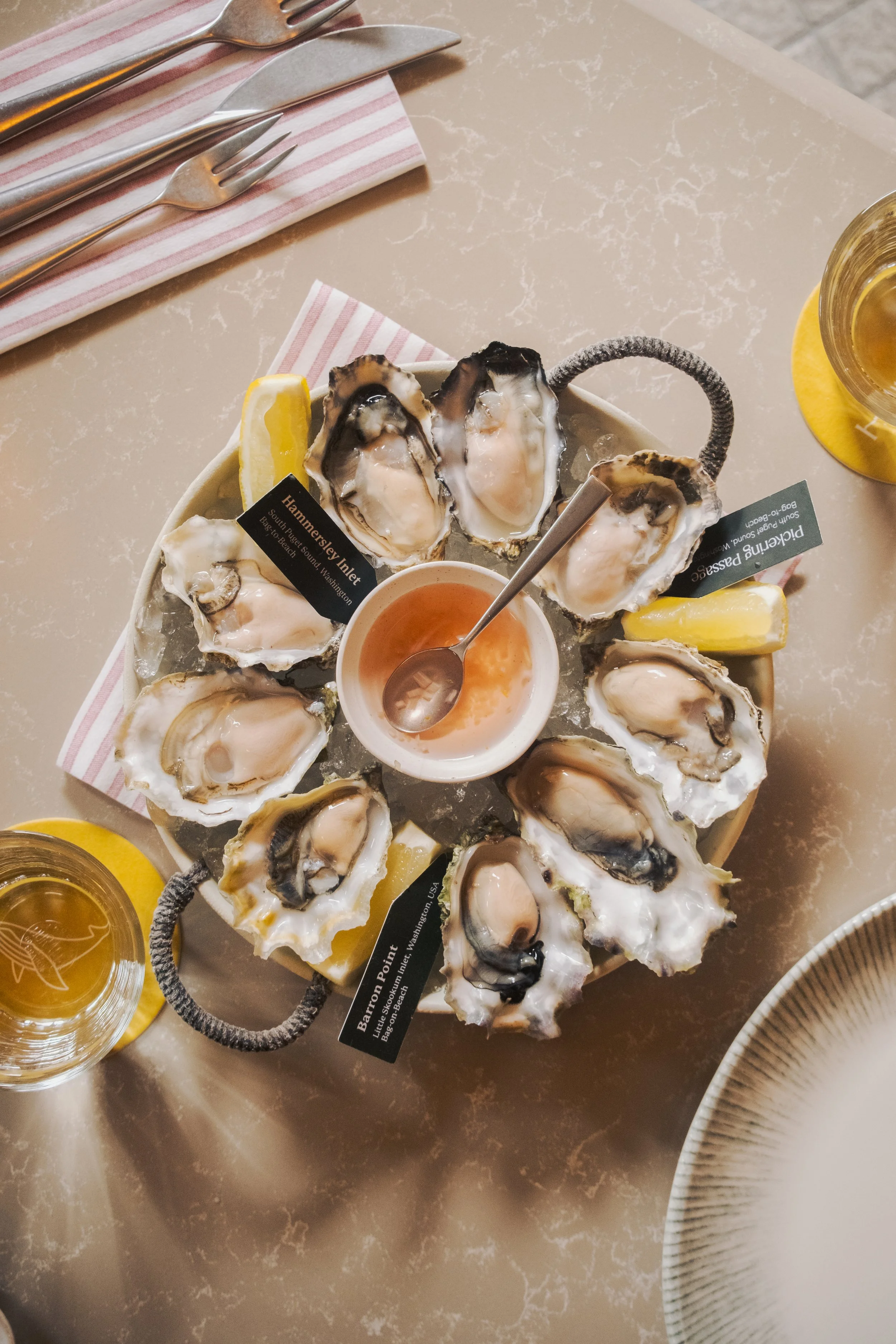 Humpback Singapore - Small Oyster Platter