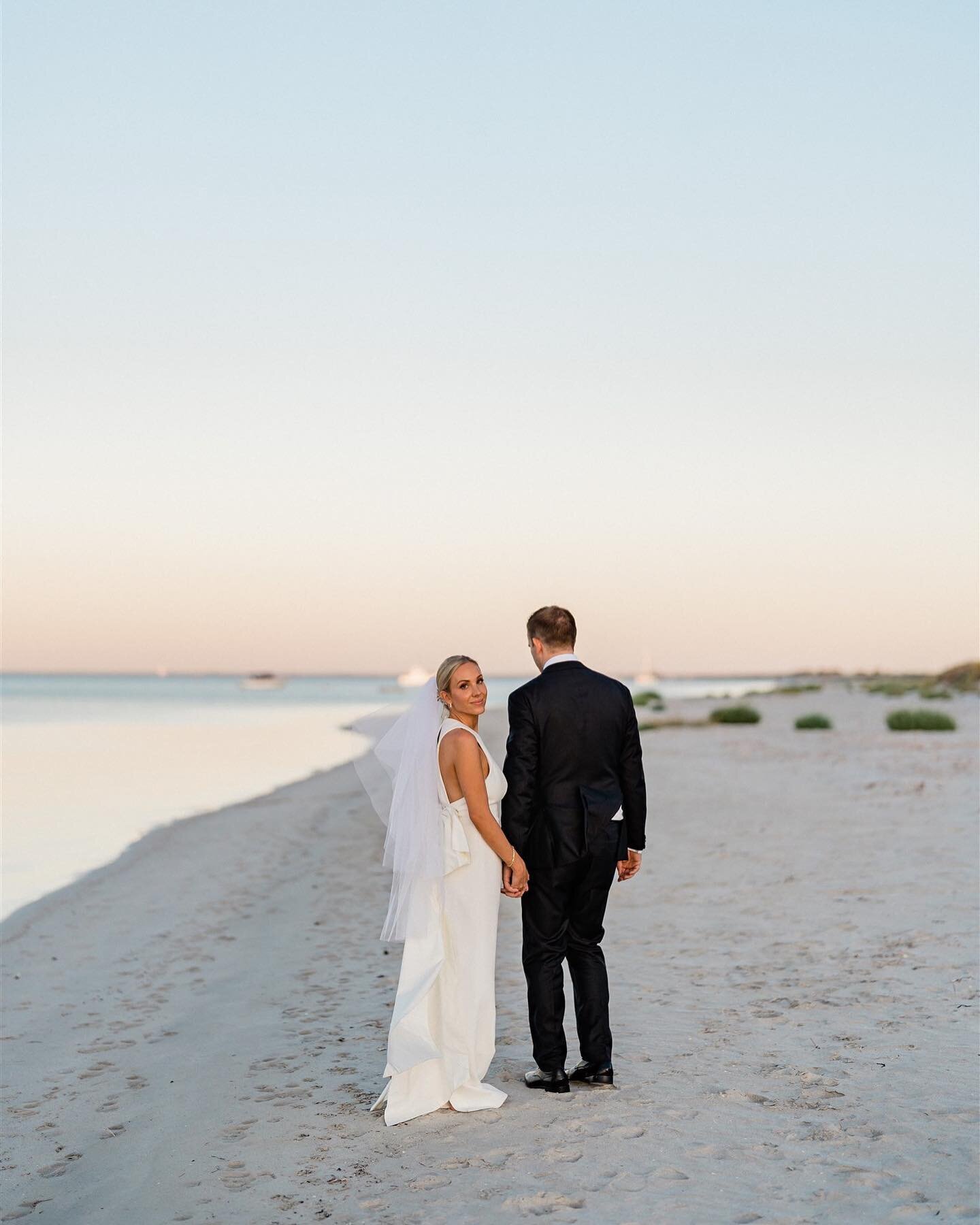 OMG! Hannah and Jonathan&rsquo;s wedding in Busselton over the weekend was truly amazing! I couldn&rsquo;t help but capture every moment of their authentic, romantic and fun celebration! From the church ceremony to the heartfelt speeches at their bac