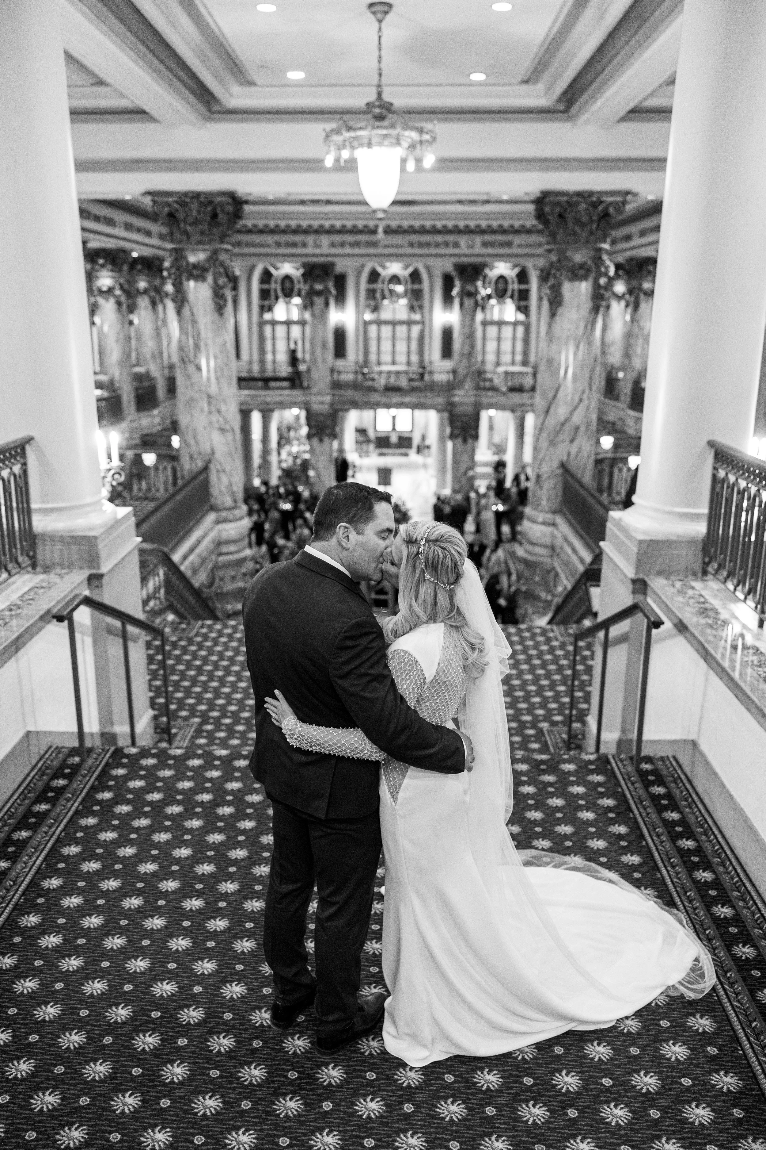 SarahMattozziPhotography-JeffersonHotelWedding-MistiJonathan-BrideandGroomPortraits-123.jpg