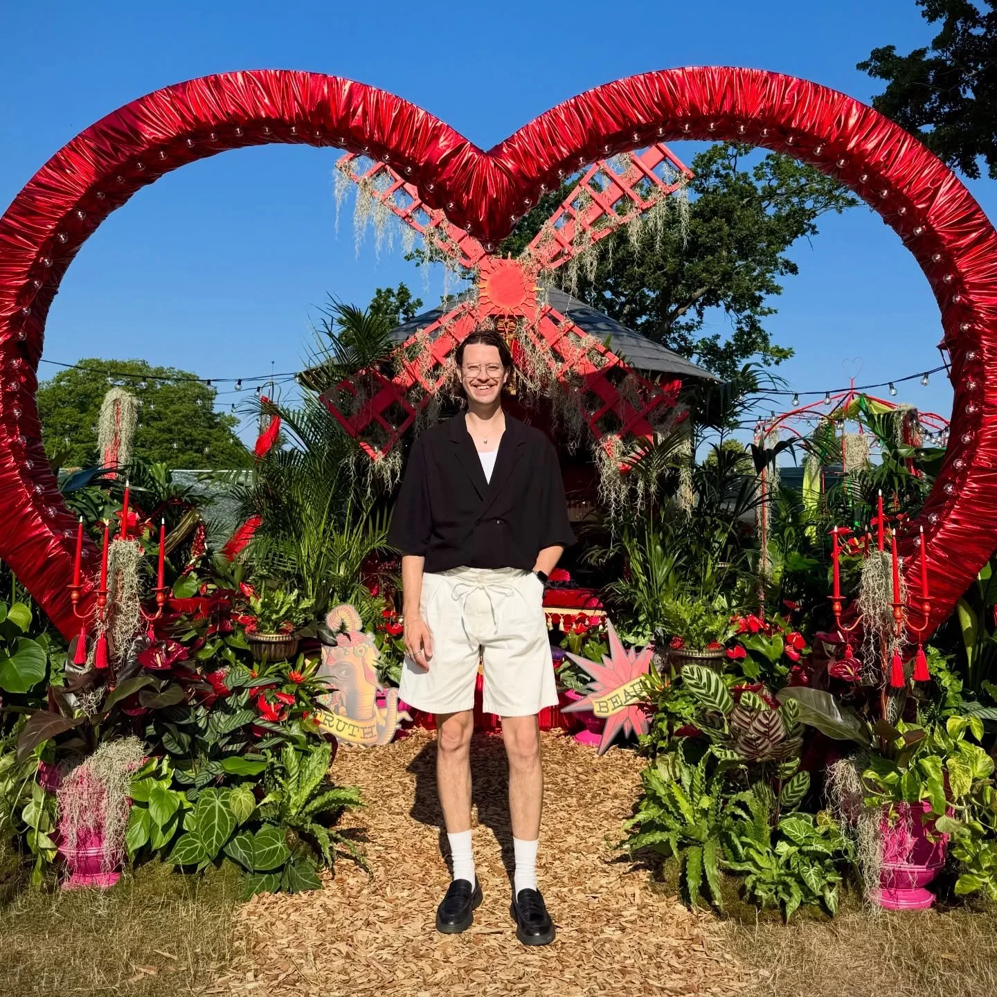 ❤️ - One more pic from RHS Badminton for good luck! 

#rhsbadminton #rhsbadmintonflowershow2026 #plantsbythere #moulinrougemusical