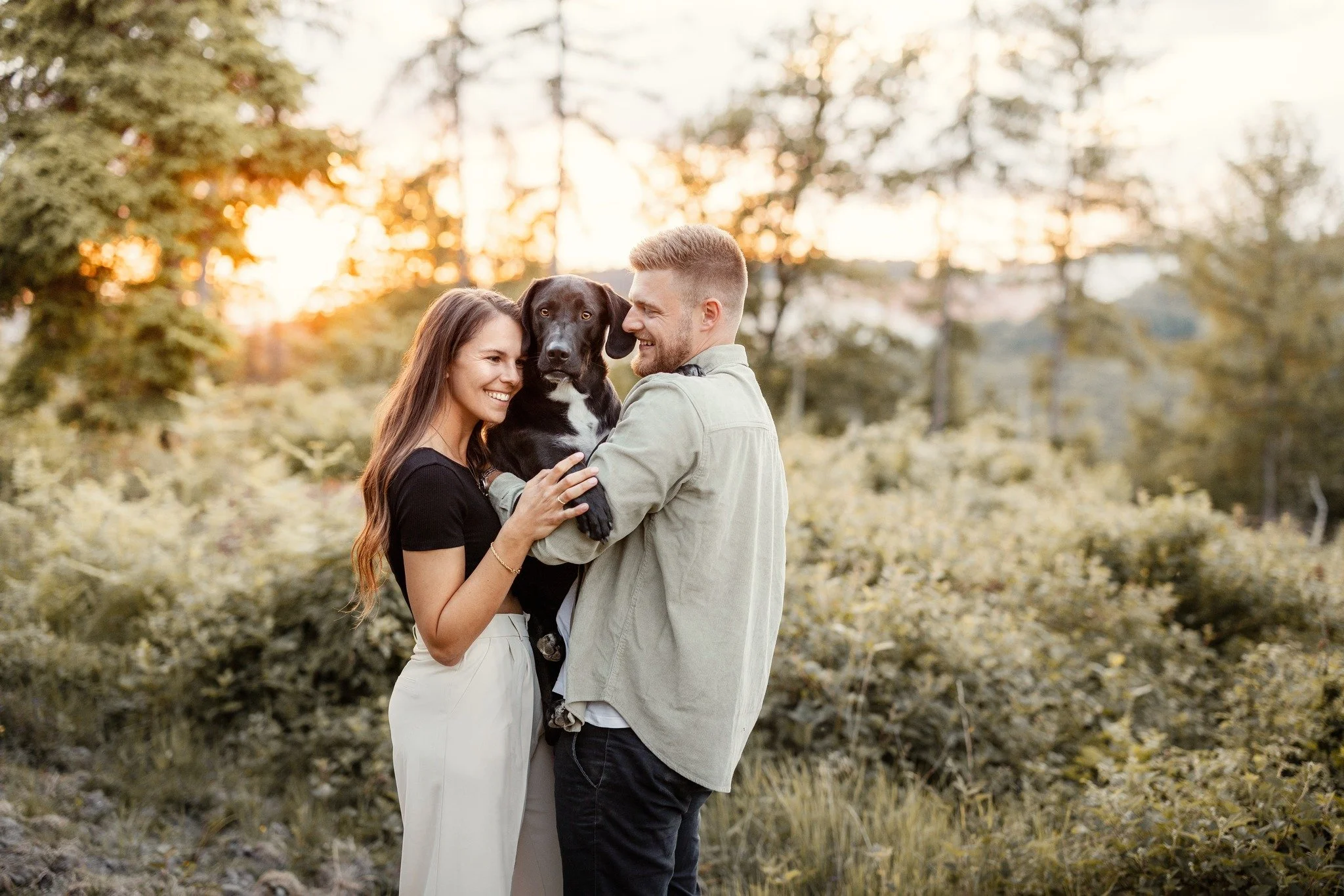 Wann hattet ihr das letzte Mal einen Moment, in dem ihr so richtig stolz auf euren Hund wart? 🥹 Eine der gr&ouml;&szlig;ten &Auml;ngste meiner KundInnen vor einem Fotoshooting ist, dass ihr Hund zu wild ist und bestimmt nicht so gut mitmachen wird. 