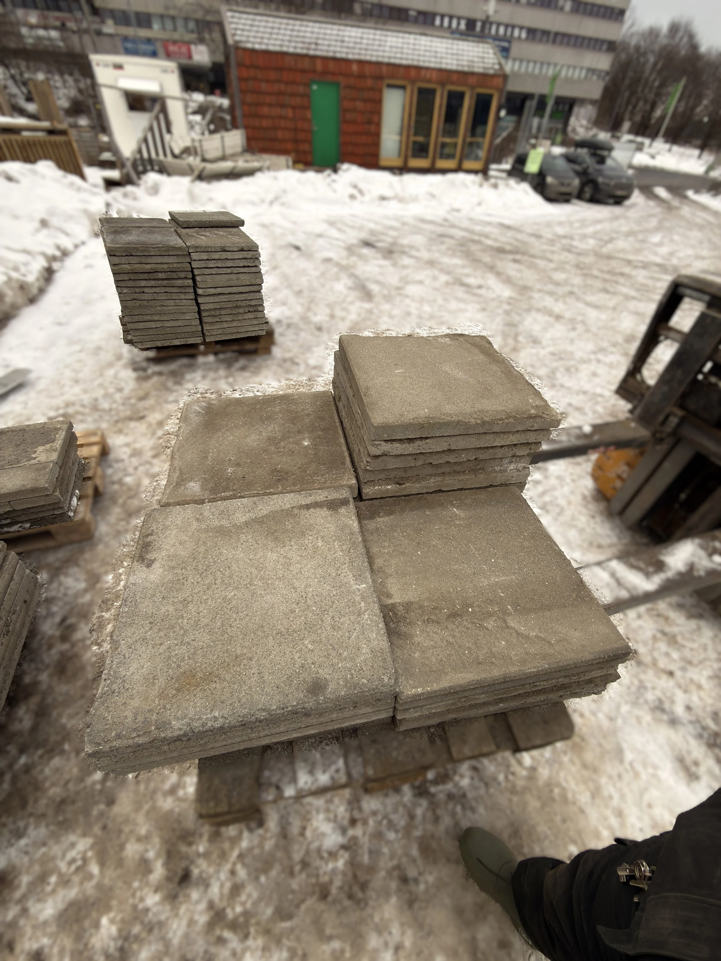 Betongheller i grå farge, 50x50x5 cm