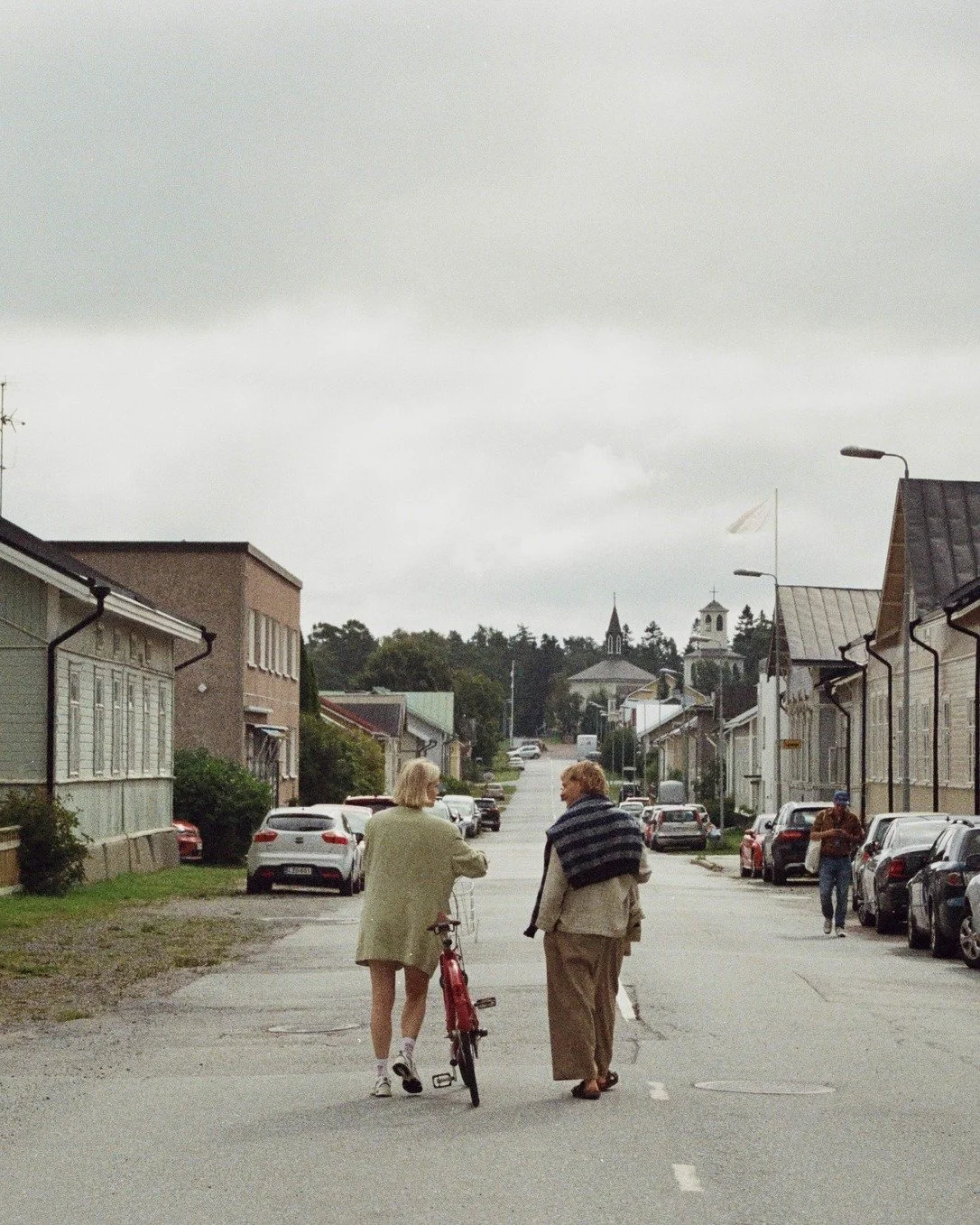 Etsitk&ouml; Reposaaresta majoitusta festivaalin ajaksi, tai onko sinulla tarjota majoitusta?

Facebookista l&ouml;yd&auml;t festivaalimajoitusta etsiville vieraille ja sit&auml; tarjoaville Reposaaren asukkaille (Sensommar Filmfest / Majoitusta etsi