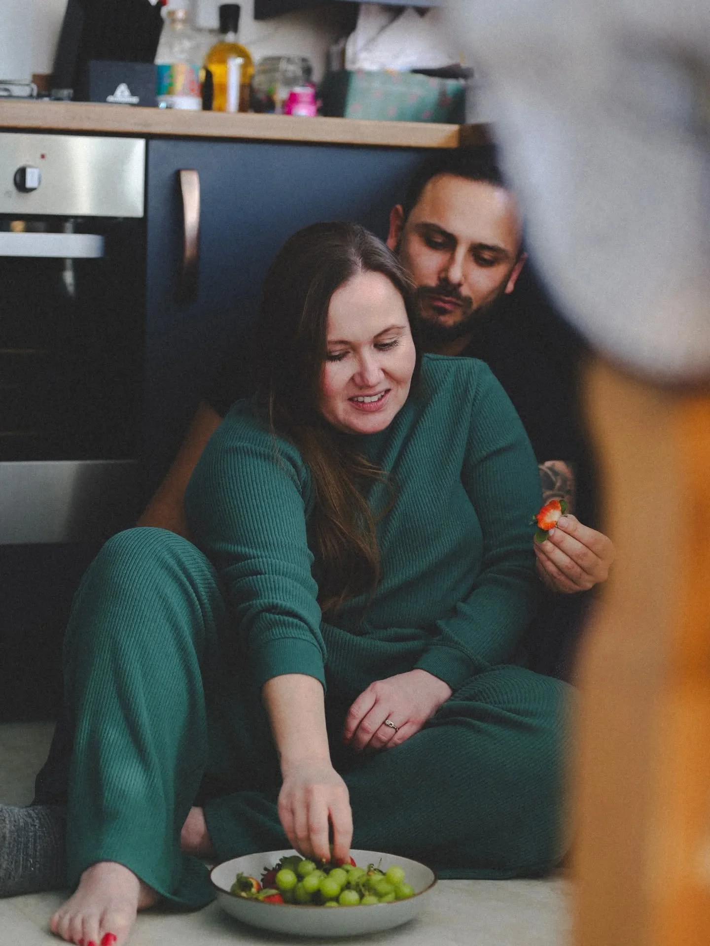 Breakfast never tasted so sweet 🍓

Jaye &amp; Pierre ✨

#CozyLifePhotographer #InHomeSession #CouplesPhotography #CandidMoments
#EverydayLove #DocumentaryPhotography
#AuthenticLove #KitchenSnuggles
#LifestylePhotography #IntimateSession
#LoveStories