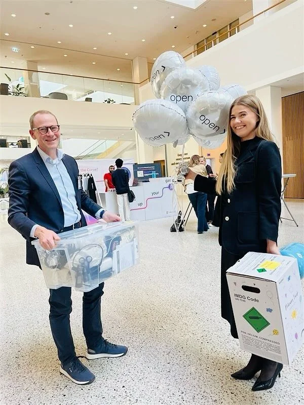 Last week we got to show off our latest 🎈expo concept at @microsoftdk&rsquo;s super Copilot and AI Agents Summit in Copenhagen 🙌🏻😎👌🏻 
Now expo stands can be a rather boring affair so our design principles were strictly: no roll-ups (balloons ar
