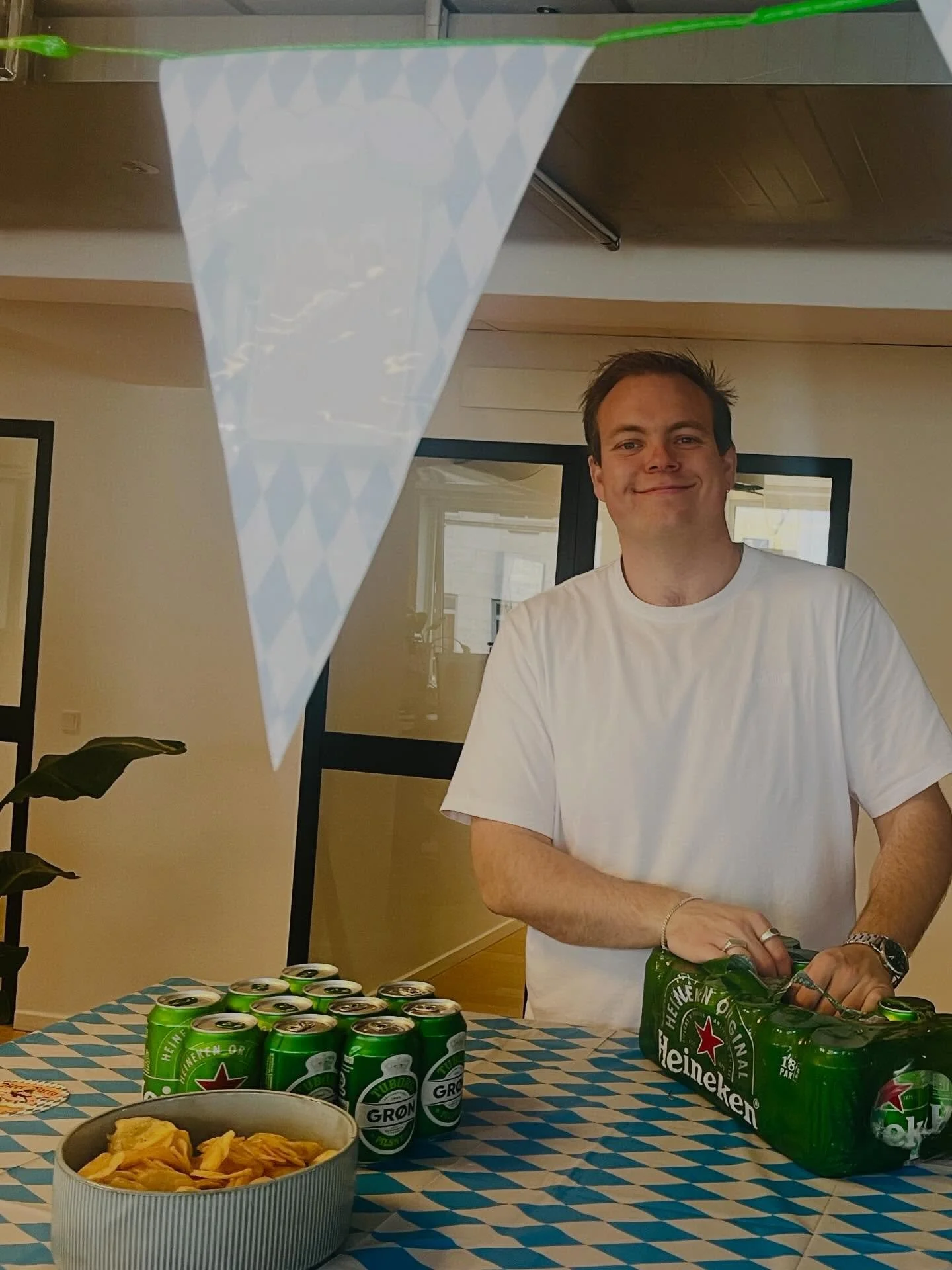 Last Friday we had our first ever German beer fest 🇩🇪courtesy of @gabrielwilson_ - complete with German Covers music quiz and flags 😂👌🏻