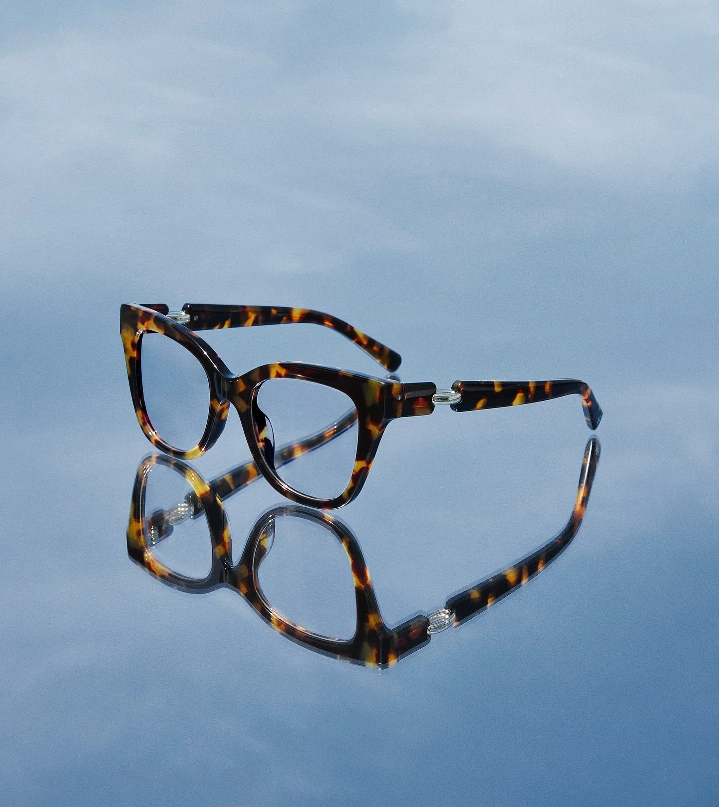 Tory Burch Fall 2025 Eyewear campaign showcasing the new &lsquo;Pierced&rsquo; collection #ToryBurch #eyeweardesign