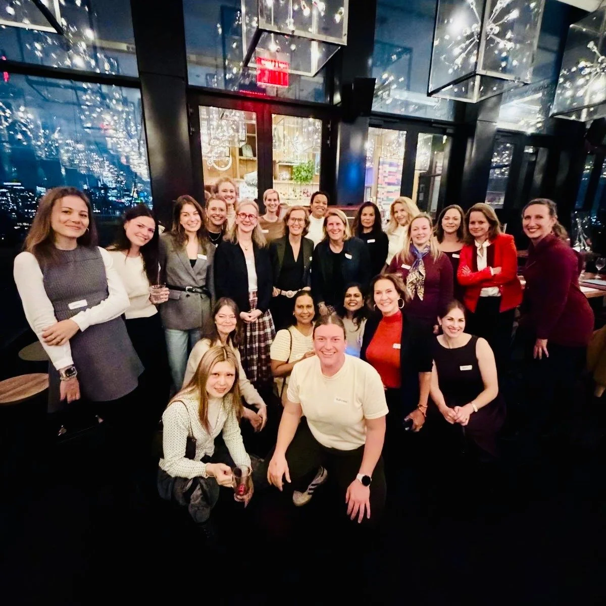 On Wednesday de Wereldwijven of New York came together in @cloudmbowery The 2 hour cocktail party was a fun, fast-paced networking evening designed to help newcomers and NY lifers meet lots of new people in a relaxed, social setting.

Artwork provide