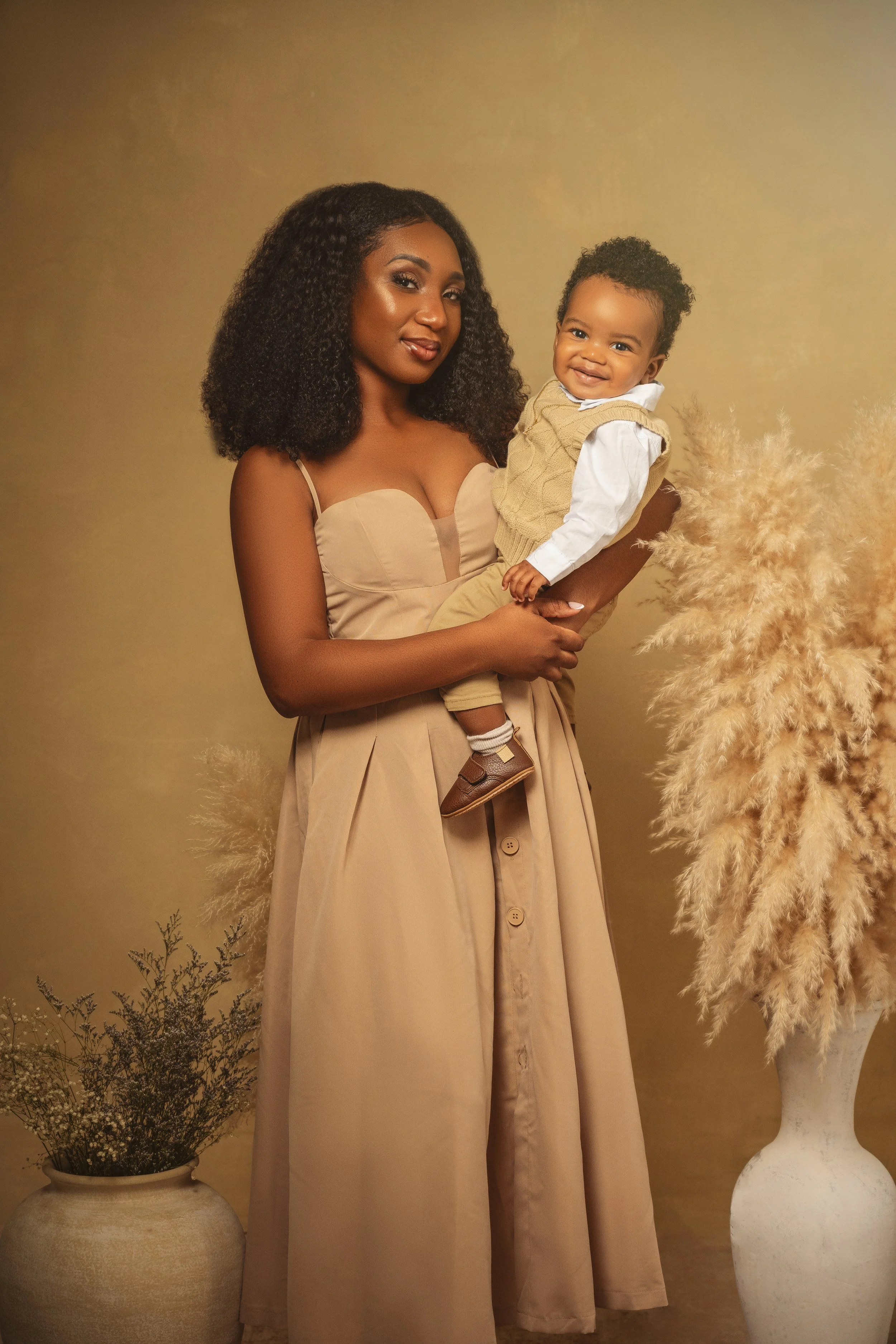 Maternity Photography in NYC by LeVue Photography.  Gabriel Johnson in the LeVue Loft