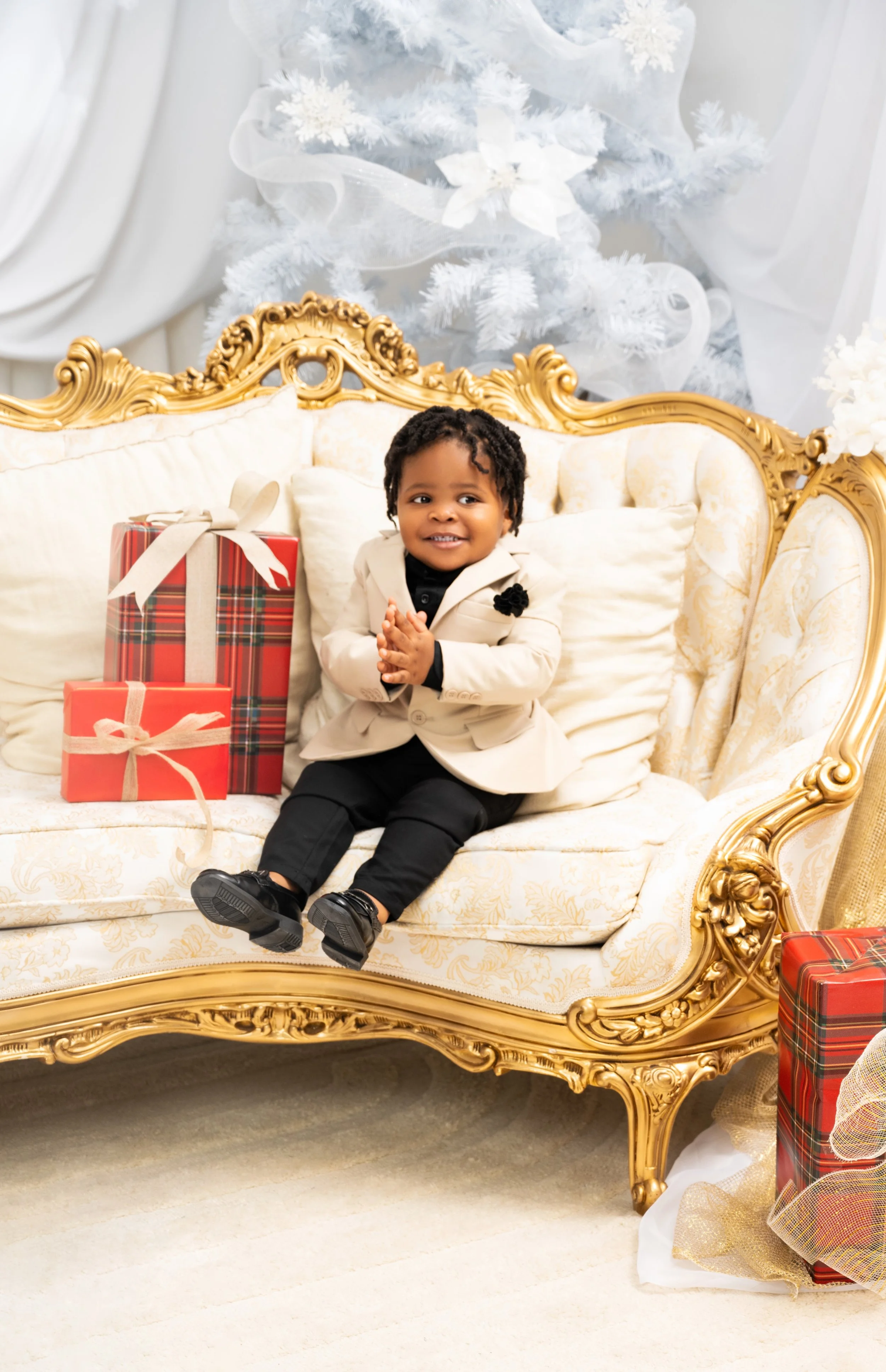 AyeshaChristmas-1165.jpg