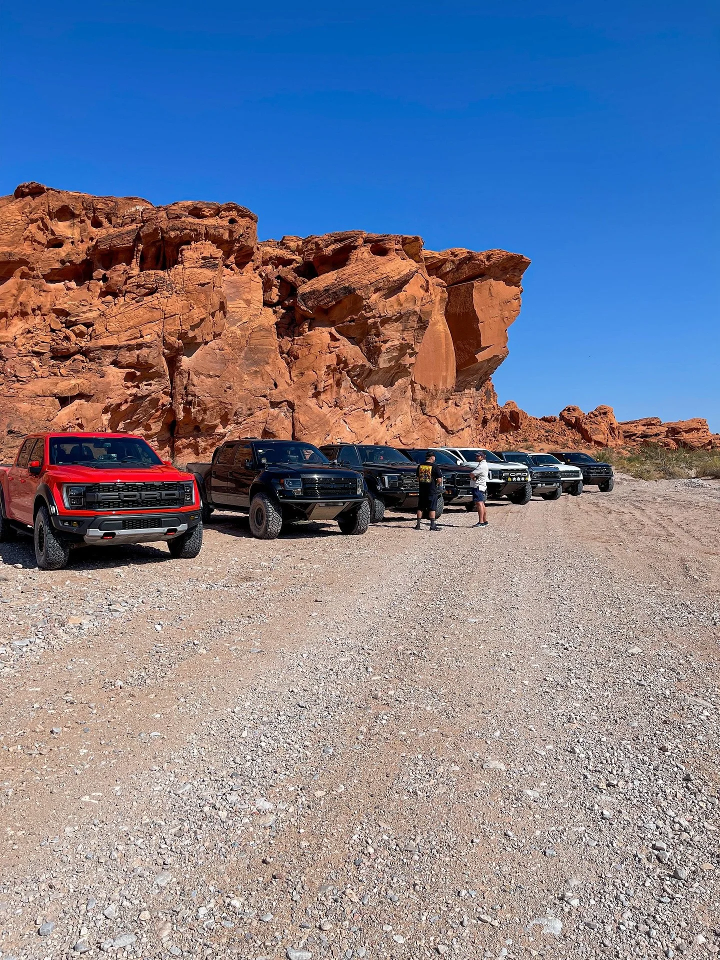 #frontendfriday with the Gold Rush crew 🙌🏽

Want to join our next run? Sign up for our 2025 club membership and join us all year long!

Join at
www.NevadaRaptorRuns.com

Thank you to our supporting companies:
@aftermarkethq 
@rpgoffroad 
@desert_sq