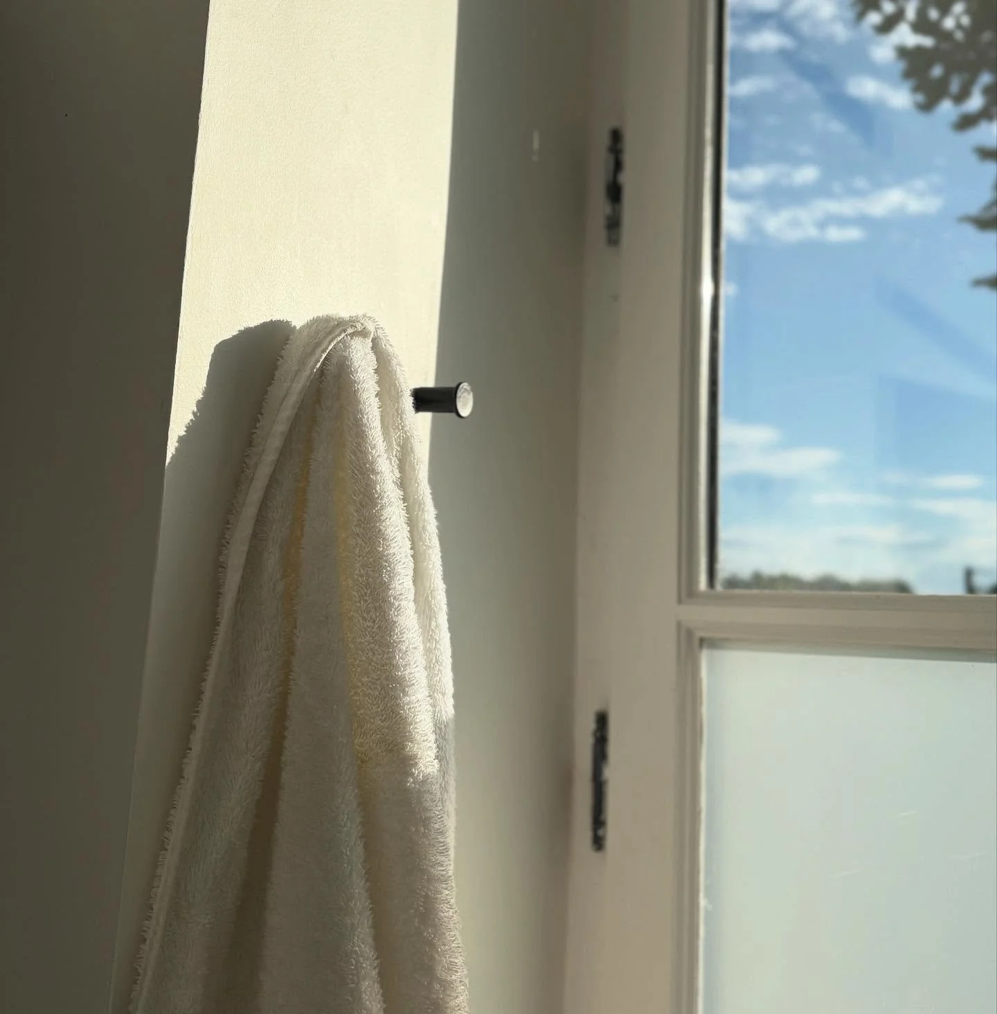 Moment calme &agrave; la Villa #white #light #bluesky