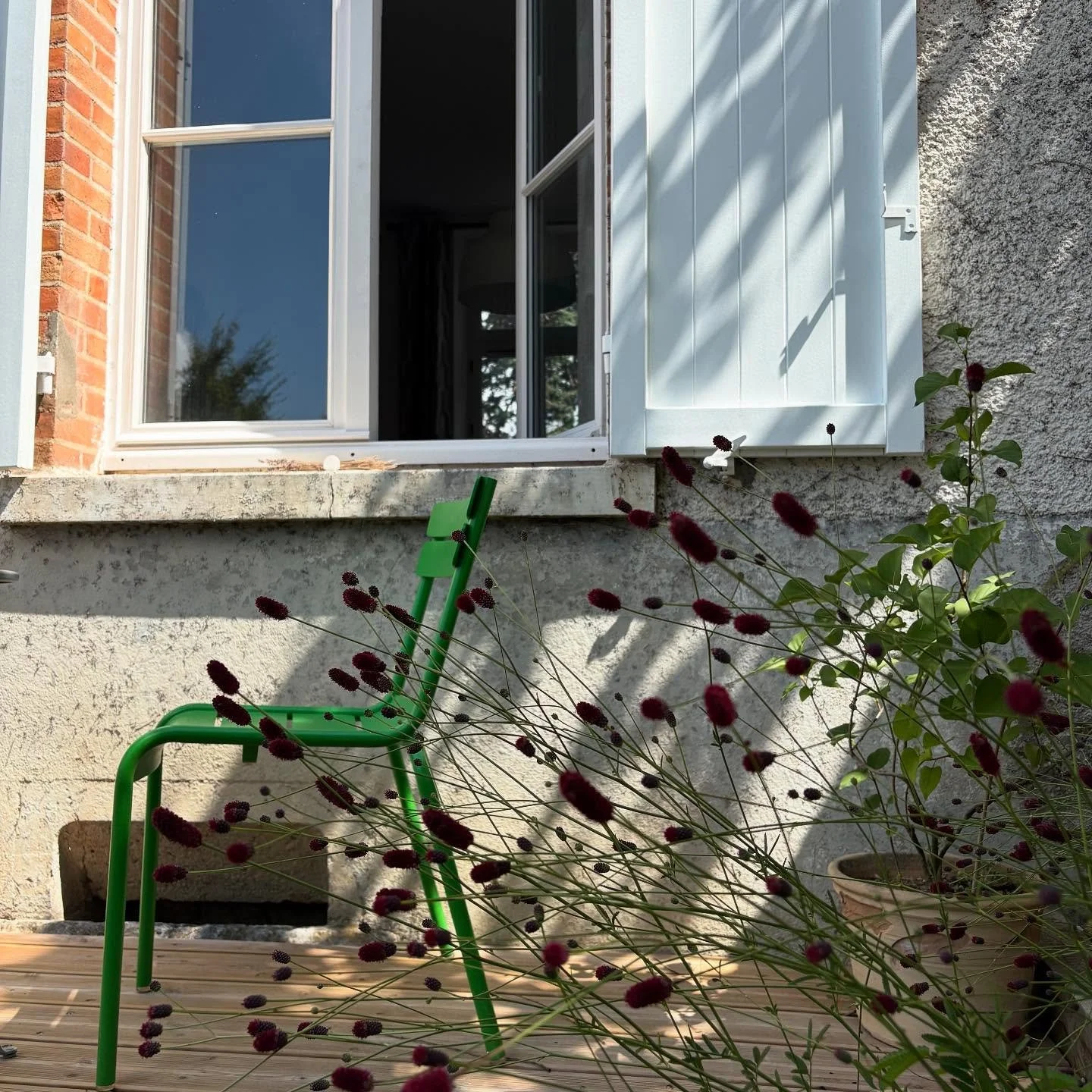 A portrait of a chair at the Villa #flowerpower #green