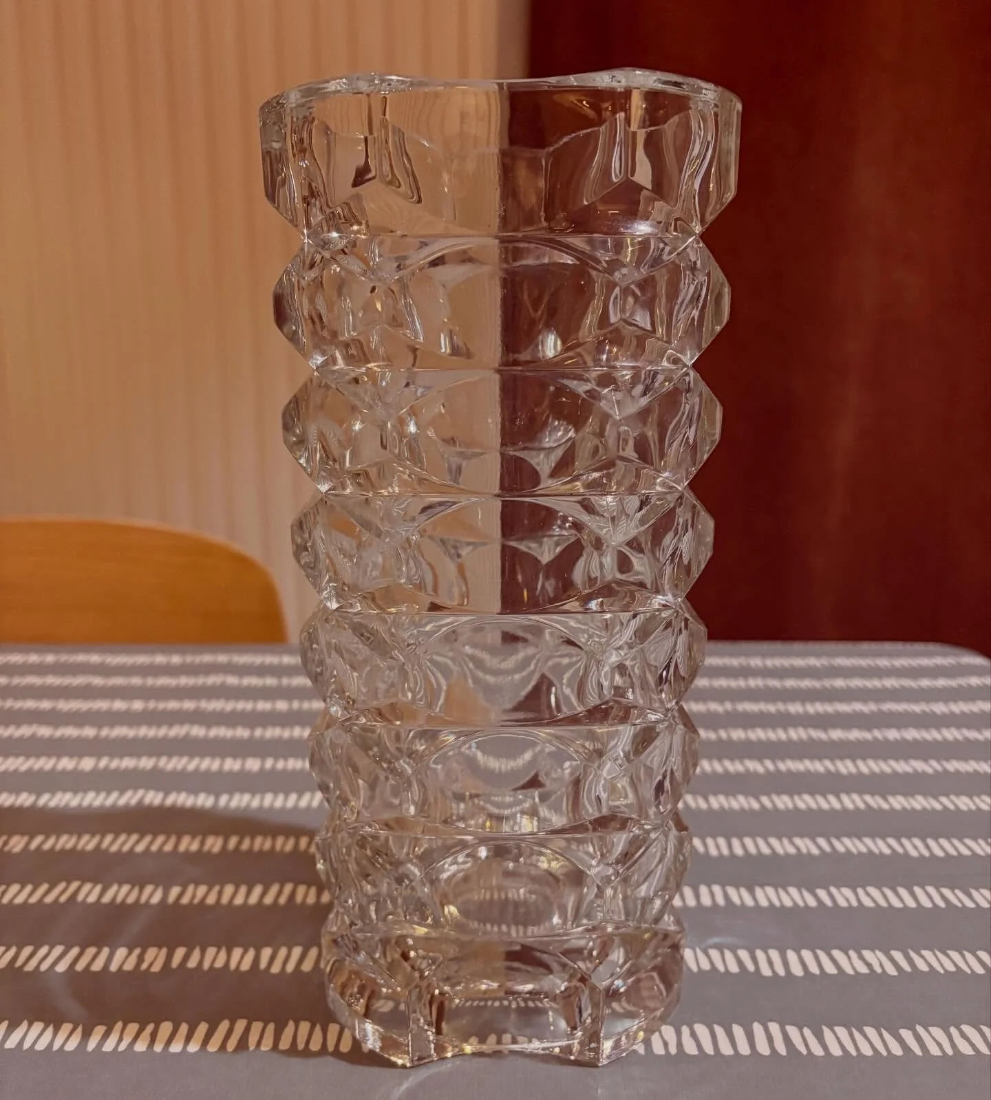 Une allure ann&eacute;e 70 &agrave; la Villa #vase #newdecoration #vintage