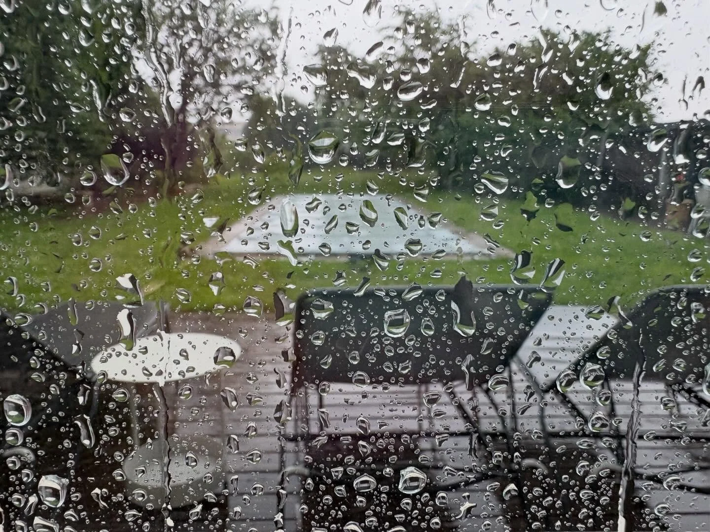 Il pleut parfois &agrave; la Villa #greengarden #rainnyday