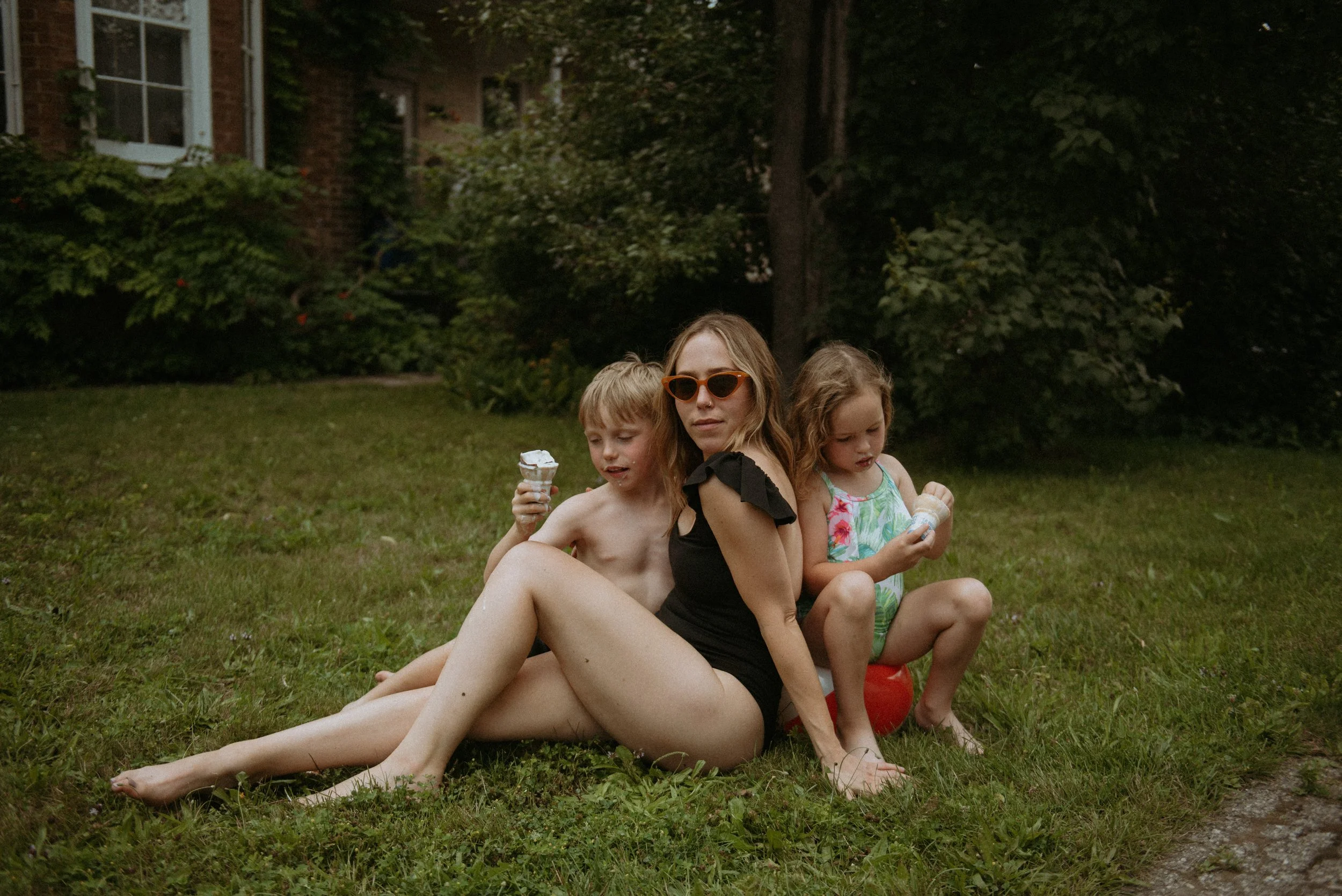 theresa&herkids495.jpg