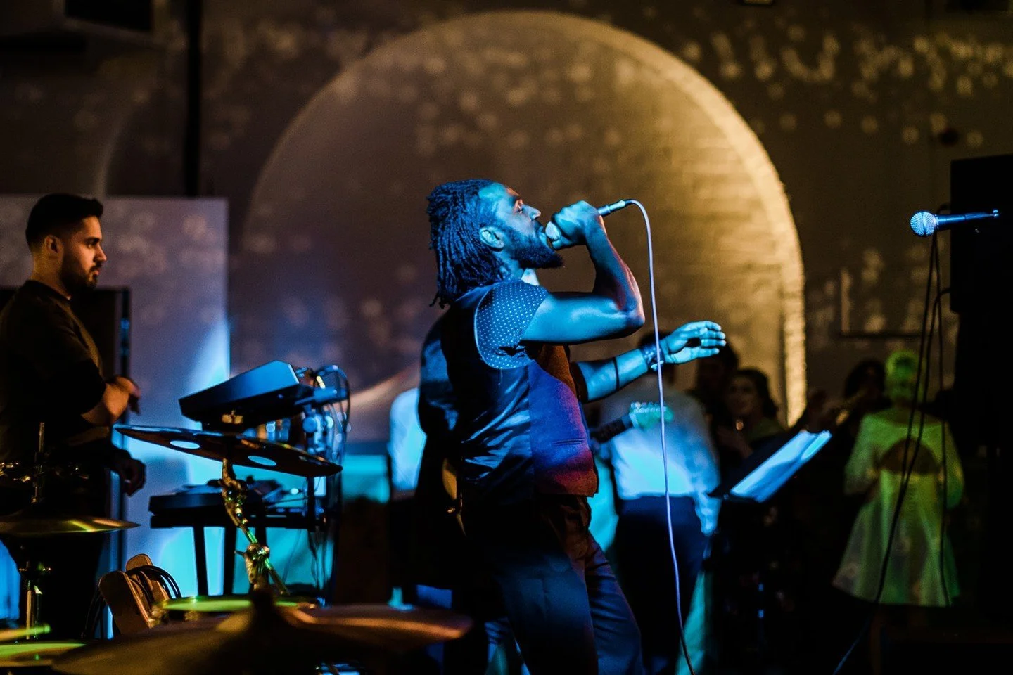 What a night performing at Johanna and Ben's wedding! Thanks for having us 🙌🤩

Guests enjoyed a killer setlist of soul, pop, and funk anthems. 

#weddingplanning #weddingmusic #bandsforhire #bandsinlondon