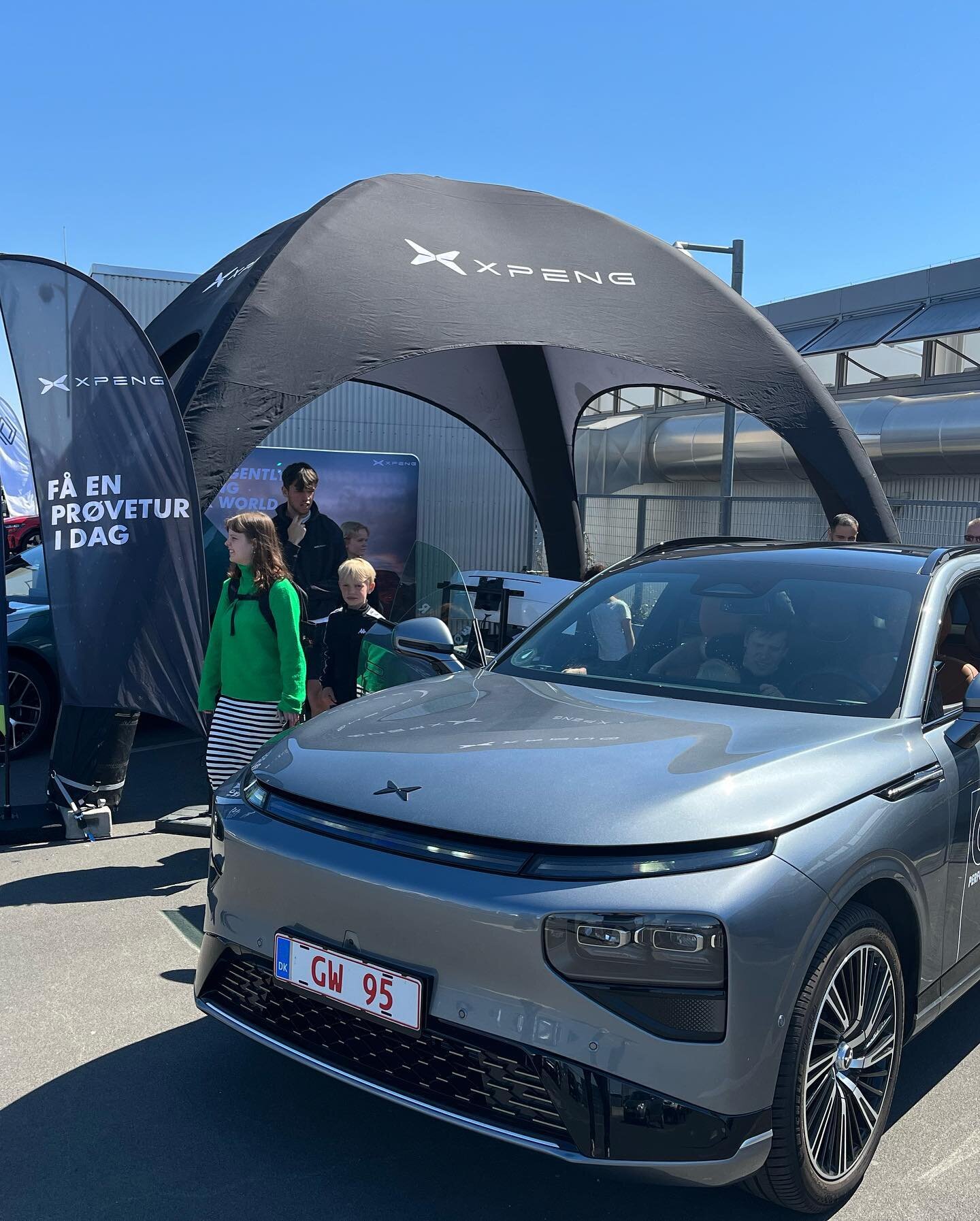 Kom forbi og m&oslash;d XPENG til #elbiltour 2023! 🛞

Her kan du opleve de helt nye og 100% elektriske modeller. Du kan pr&oslash;vek&oslash;re den sporty og elegante, XPENG P7 eller den komfortable, premium SUV, XPENG G9. 

M&oslash;d os i Kolding 