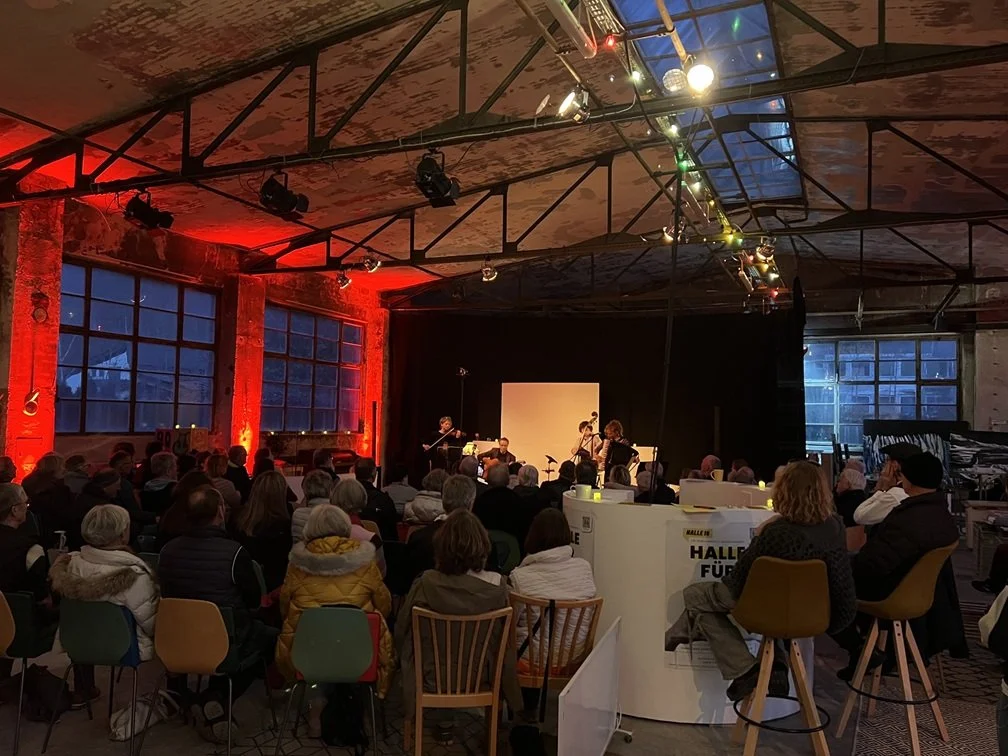 Gelungener Start in die neue Saison der Halle 16 mit „Canard Fatal“