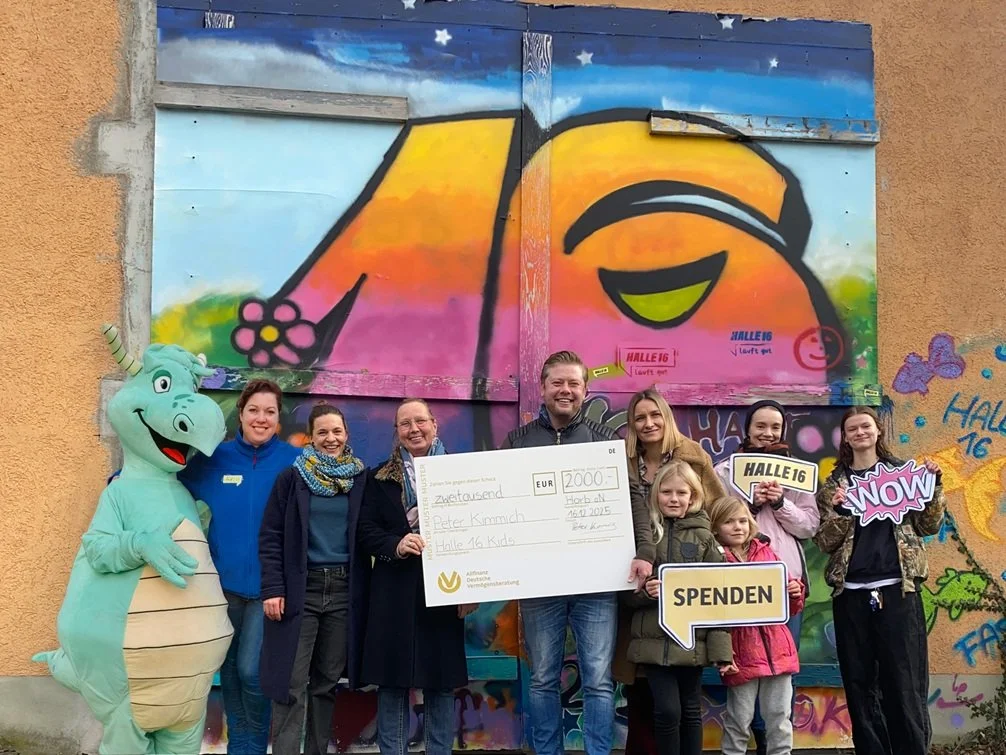 Peter Kimmich spendet für Halle 16 Kids