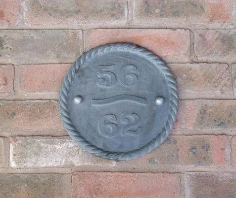 round sign 3.jpg