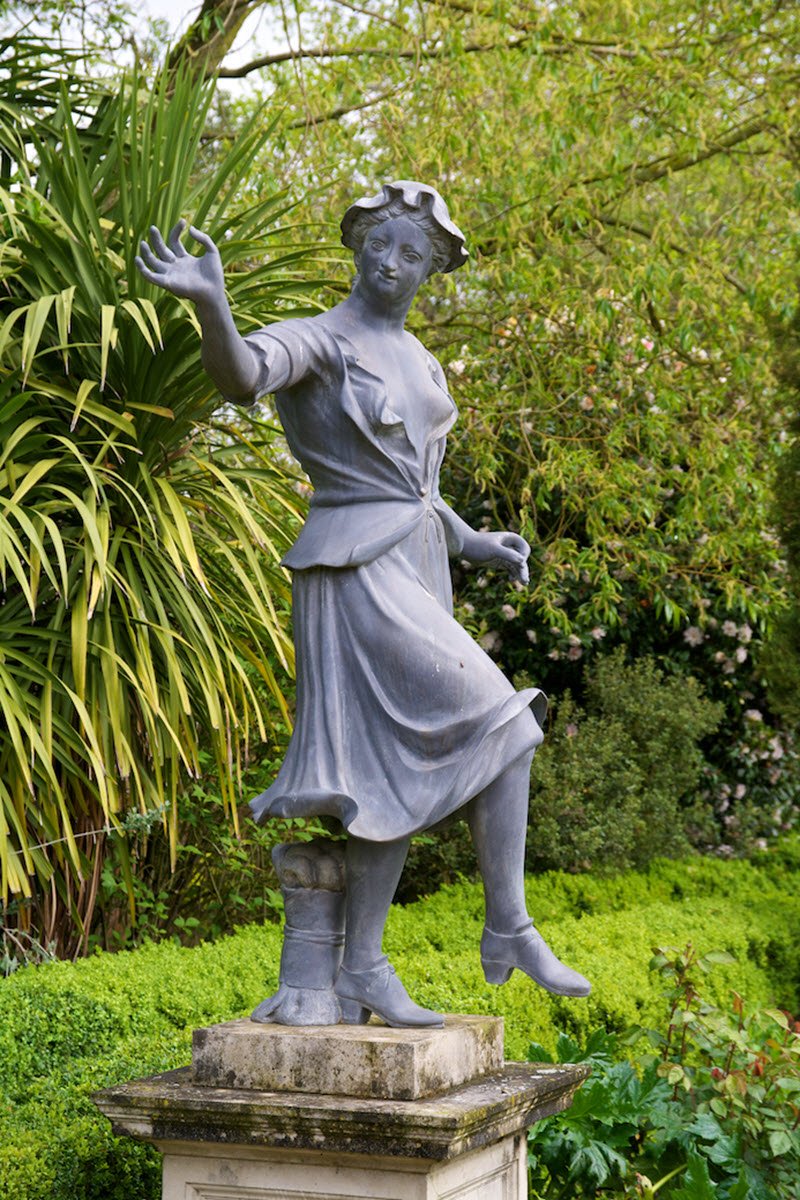 34. S28 Sailors Moll.jpg