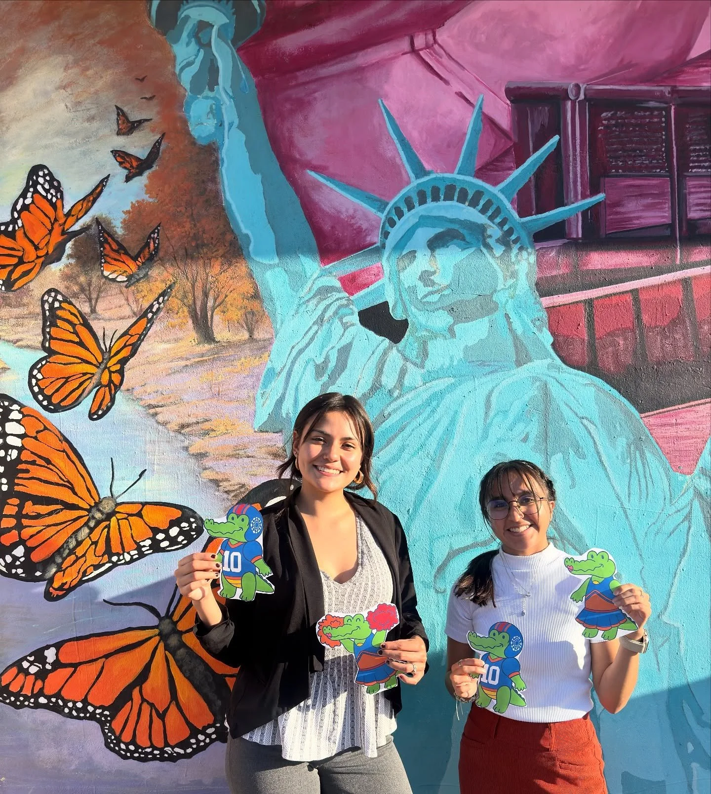 Today is #ElPasoGivingDay! Join our Loretto Fellows in standing with Las Americas as we provide critical immigration services and advocate for justice, dignity, and belonging for every family. π¦ 
Donation link in bio π 
#PhilanthropicPhotoHour #E