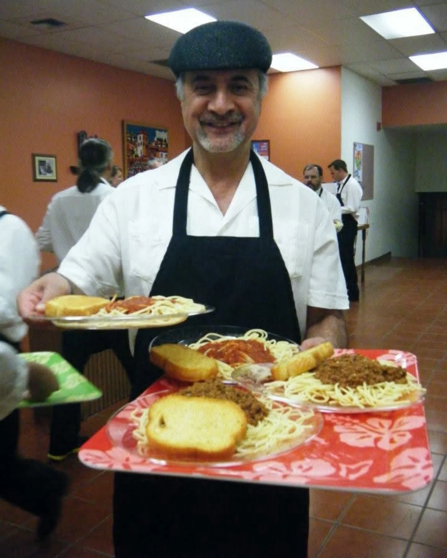 While @hal.marcus.9 is most recognized for his love of our borderland region conveyed through art, he also demonstarted that love through acts of service for humanitarian and immigrant rights. Here he is serving as a celebrity waiter at a @lasamerica