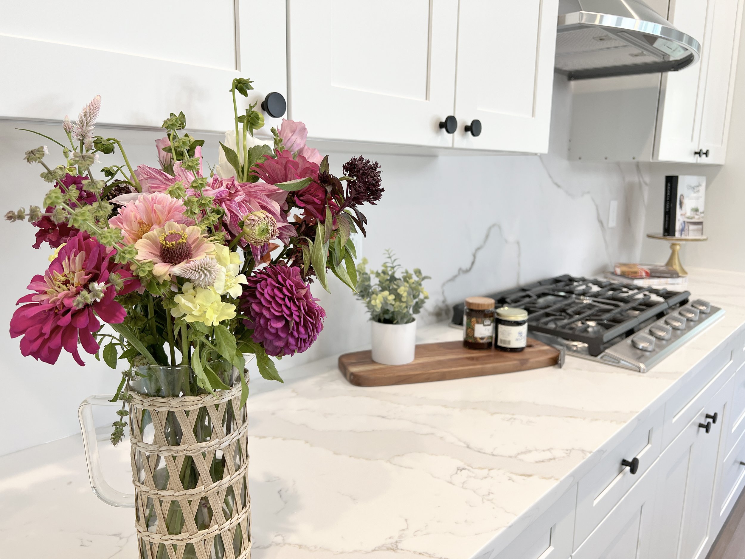 How to Use a Squeegee to Clean Your Countertop 