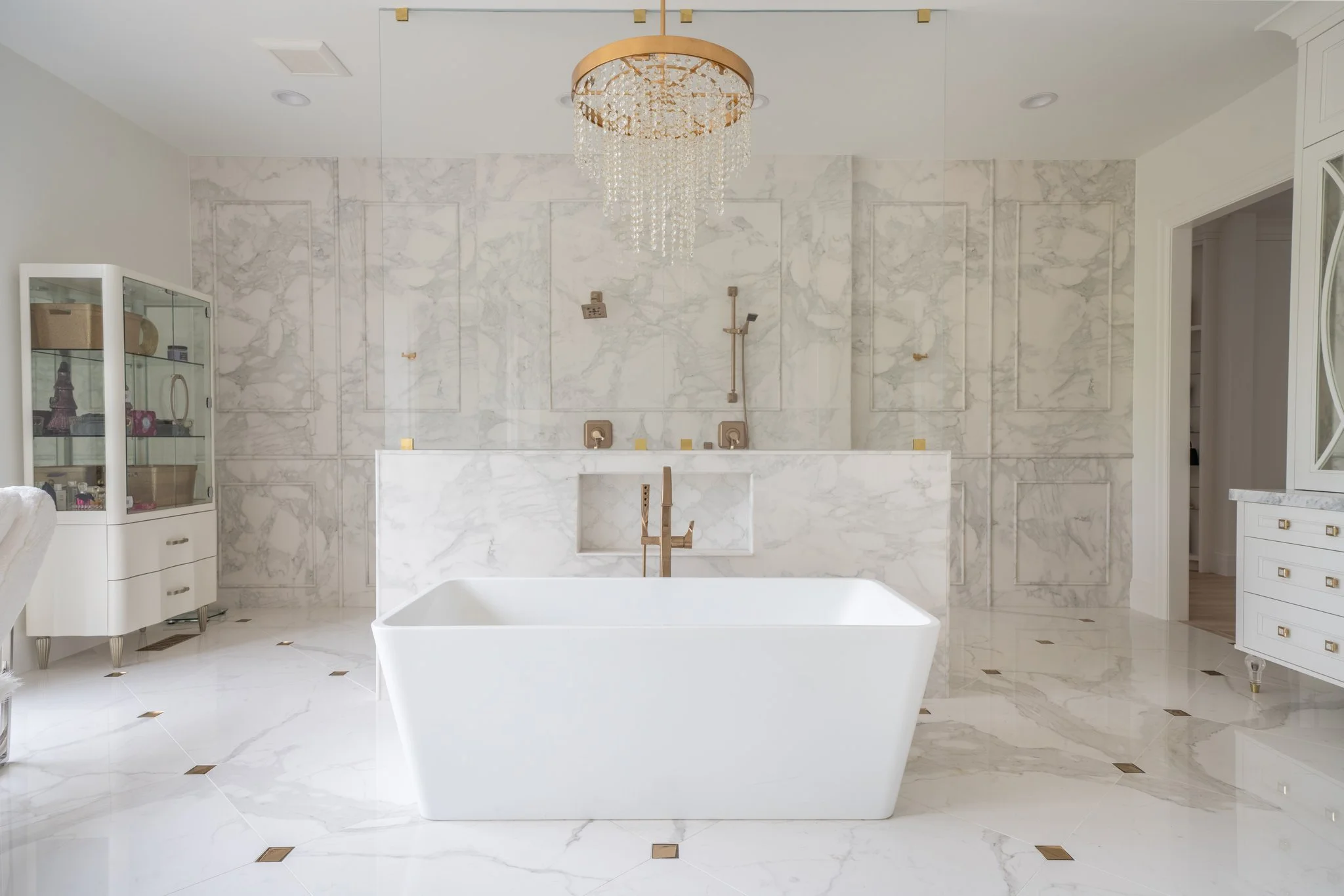 Calcutta White master bathroom
